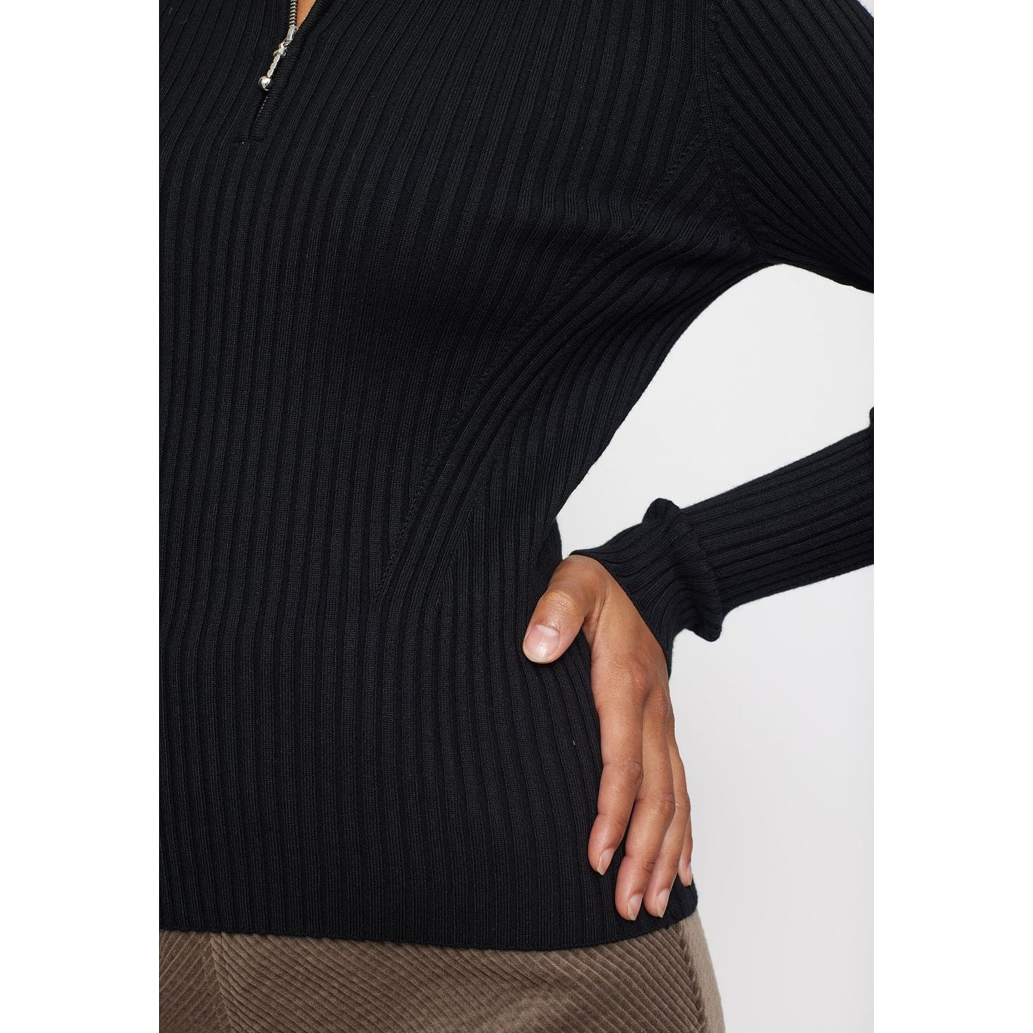 Srnoa High Neck Knit