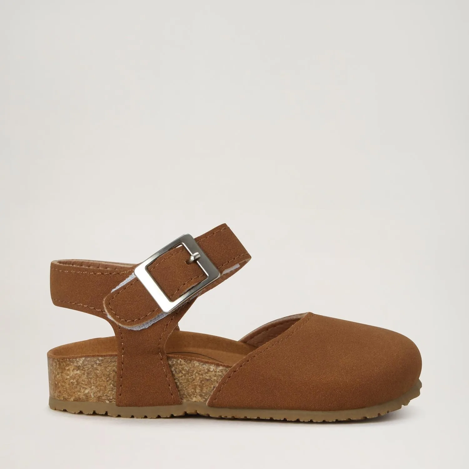 Astrid Sandal