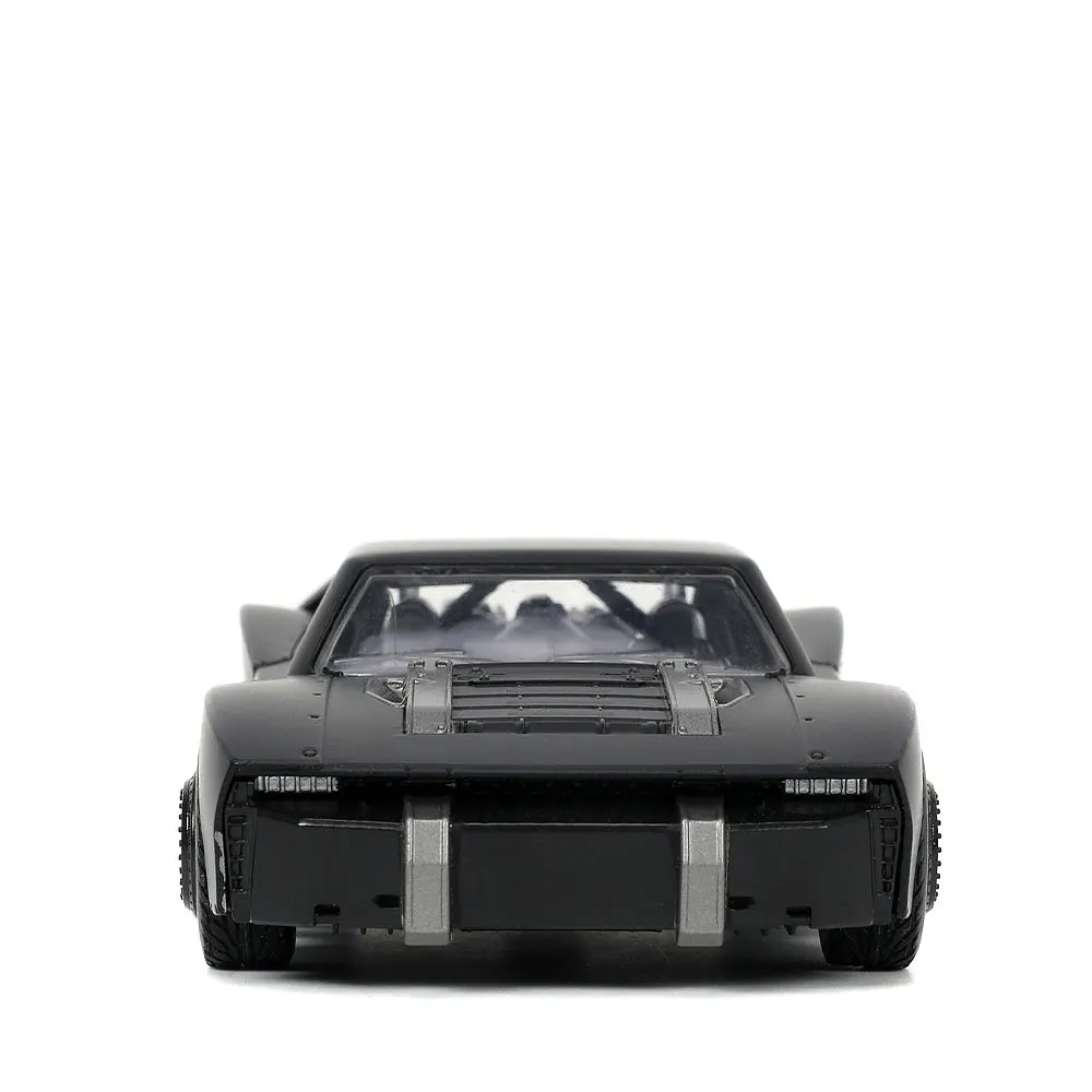 Batman Figur med 2022 Batmobile 1:32