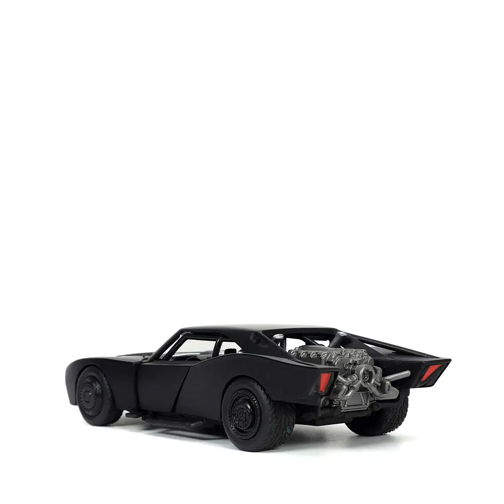 Batman Figur med 2022 Batmobile 1:32