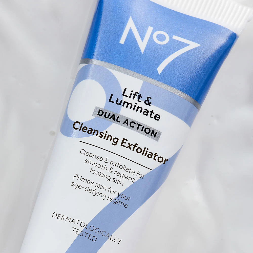 Lift & Luminate Cleansing exfoliator