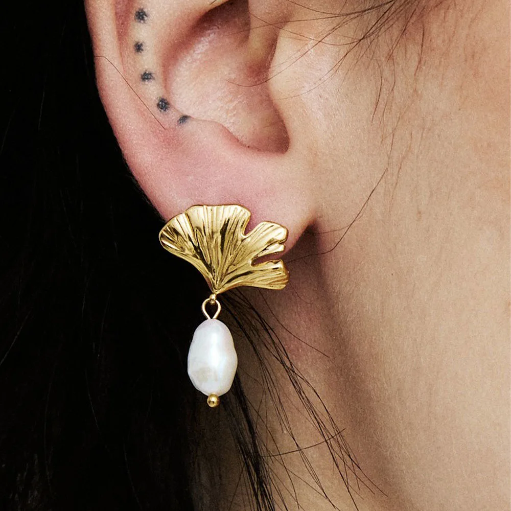 GINKO PEARL EARRINGS GOLD