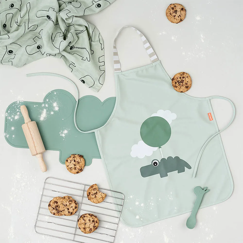 Waterproof kids apron Happy clouds Green