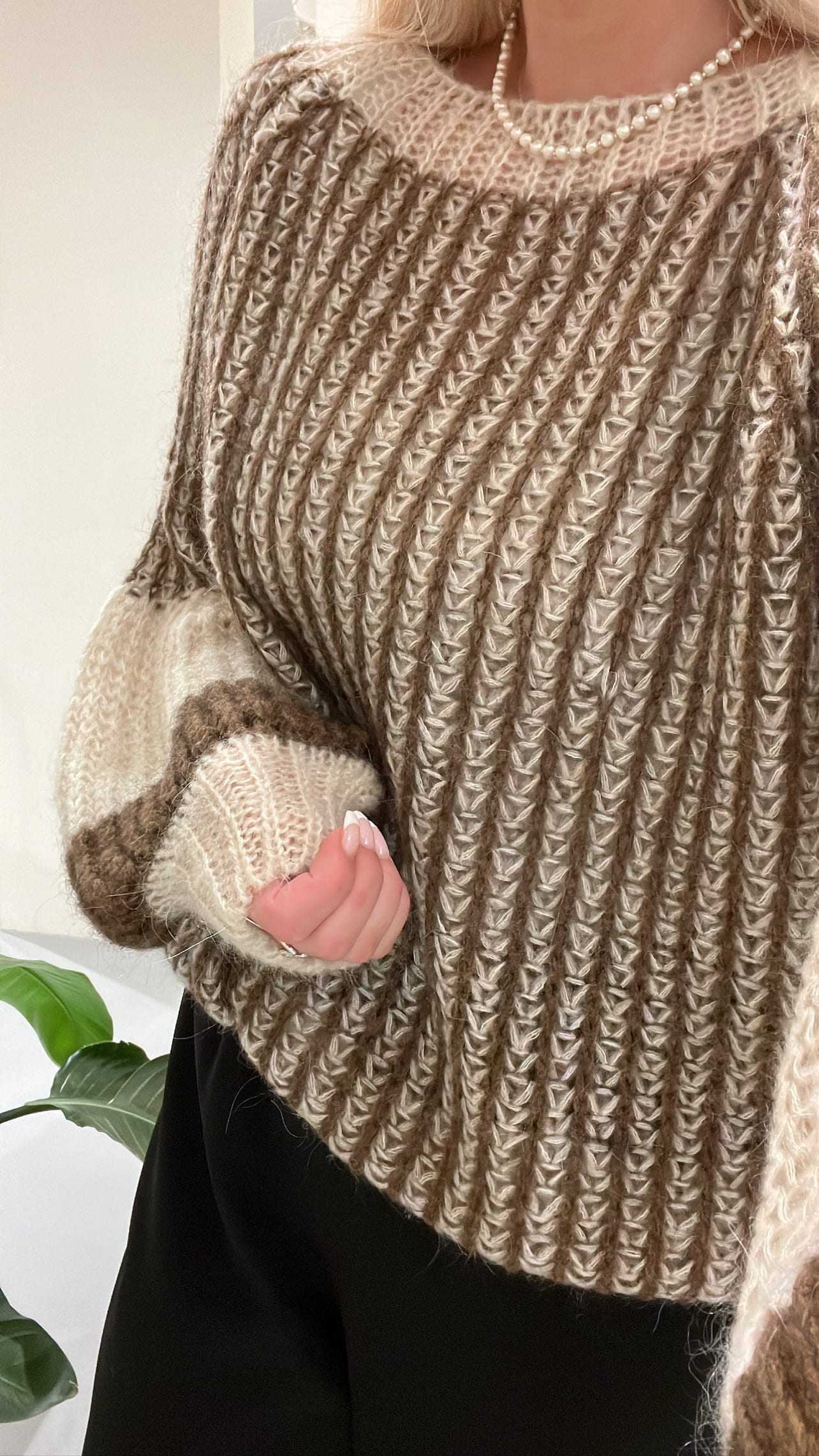 Liana Knit Sweater - Beige/brown