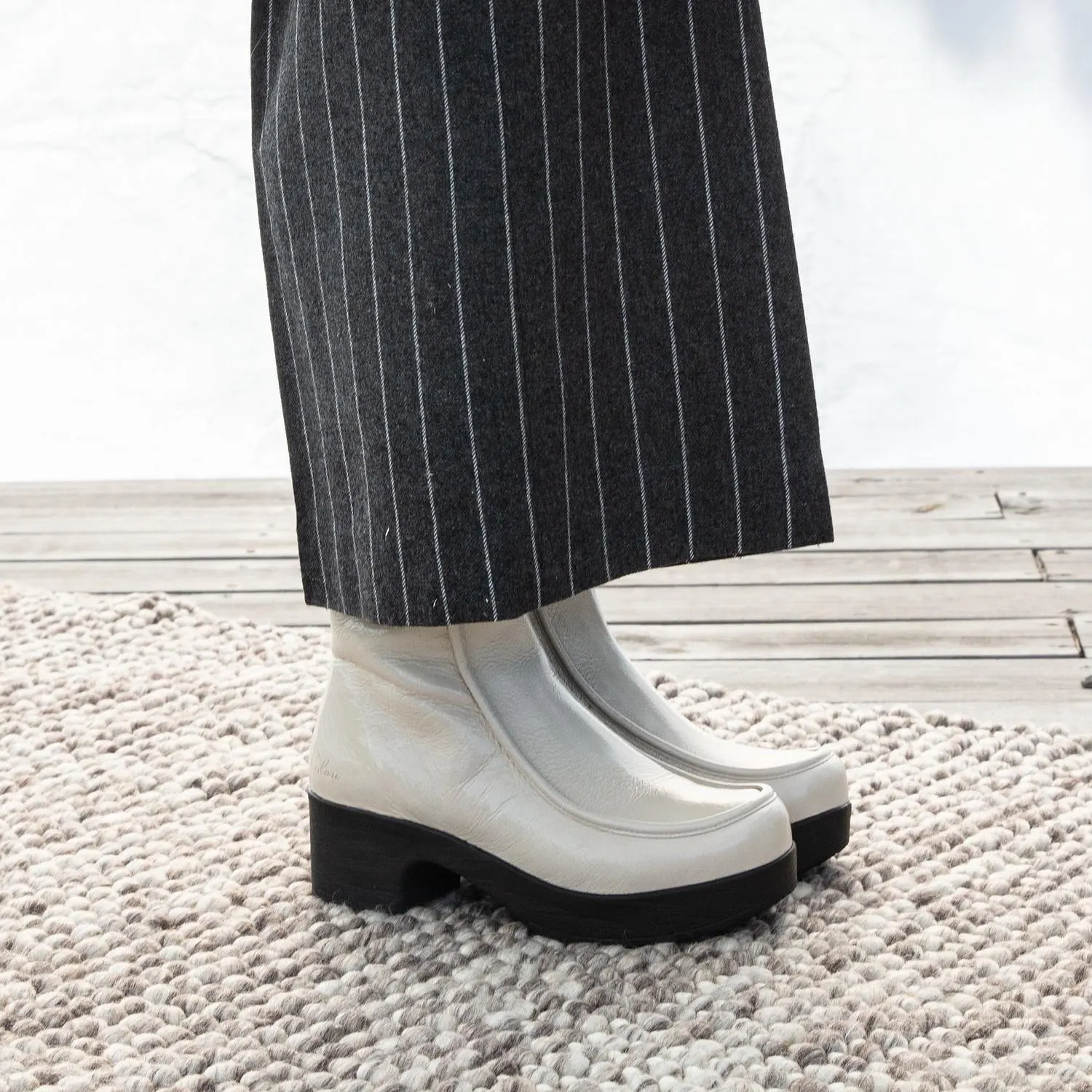 Viola Boot Patent White