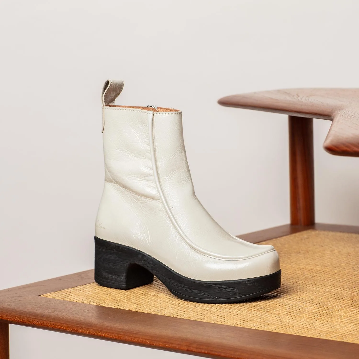 Viola Boot Patent White