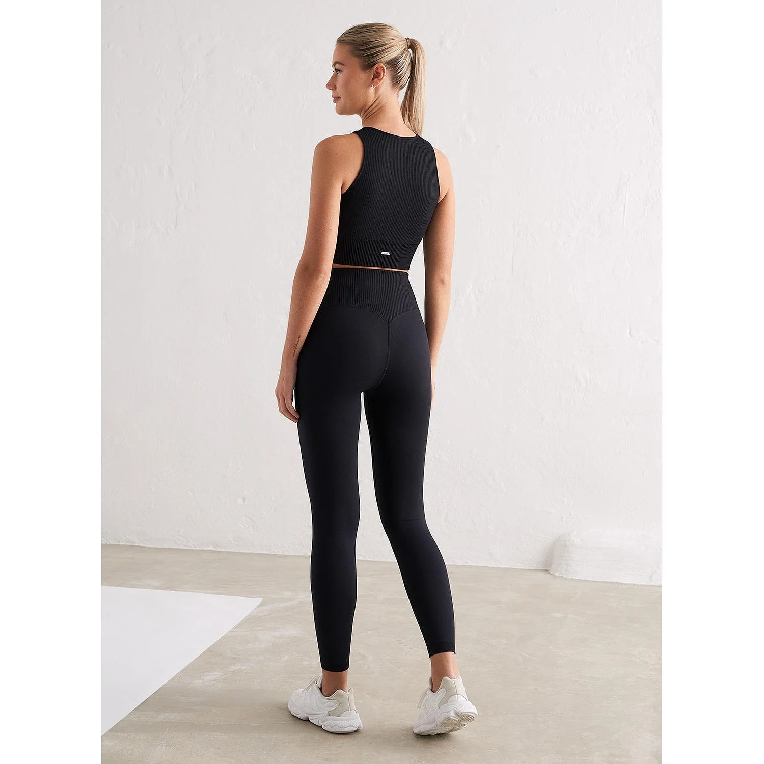 Black Limitless Seamless Tights