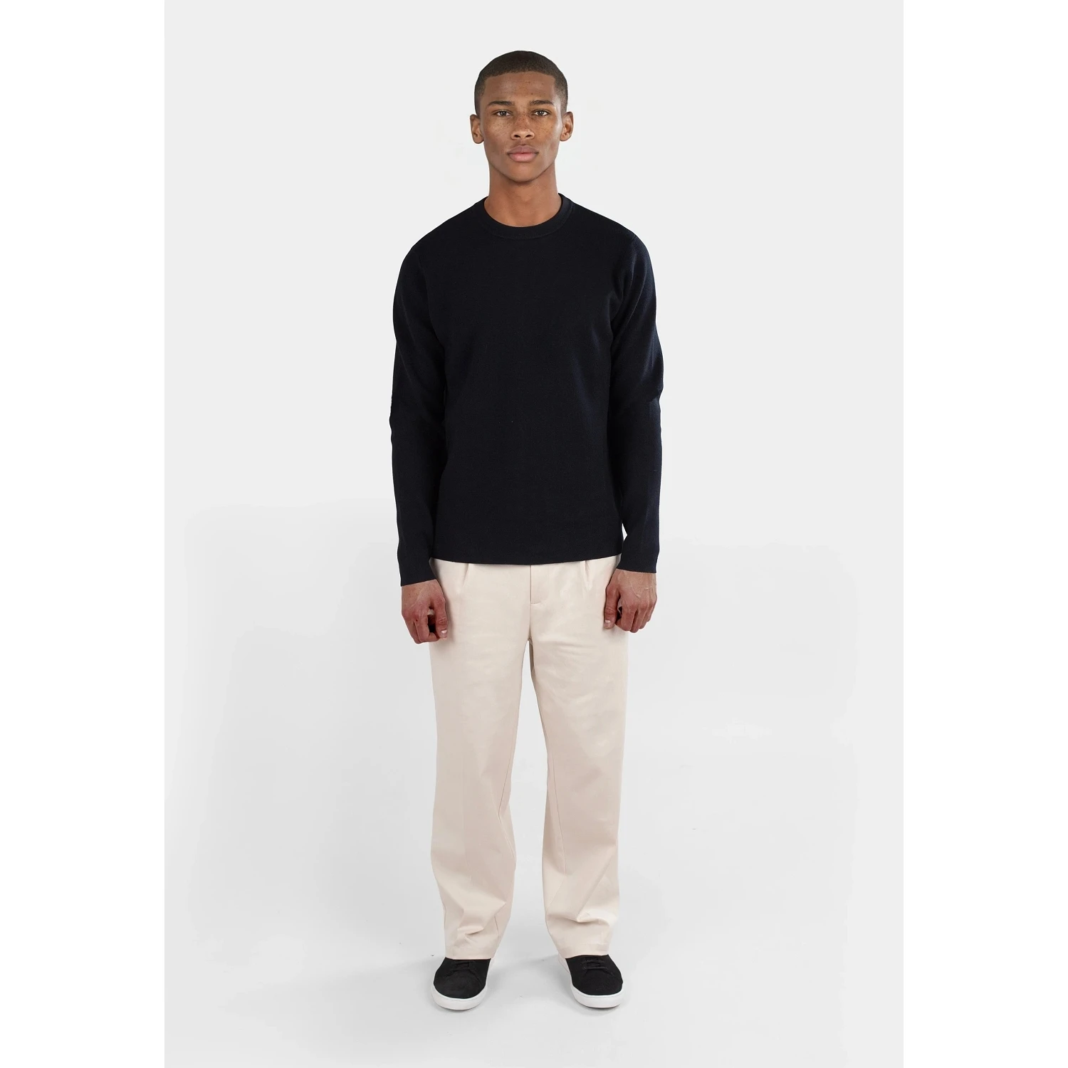 Clark Knitted Round Neck - Black