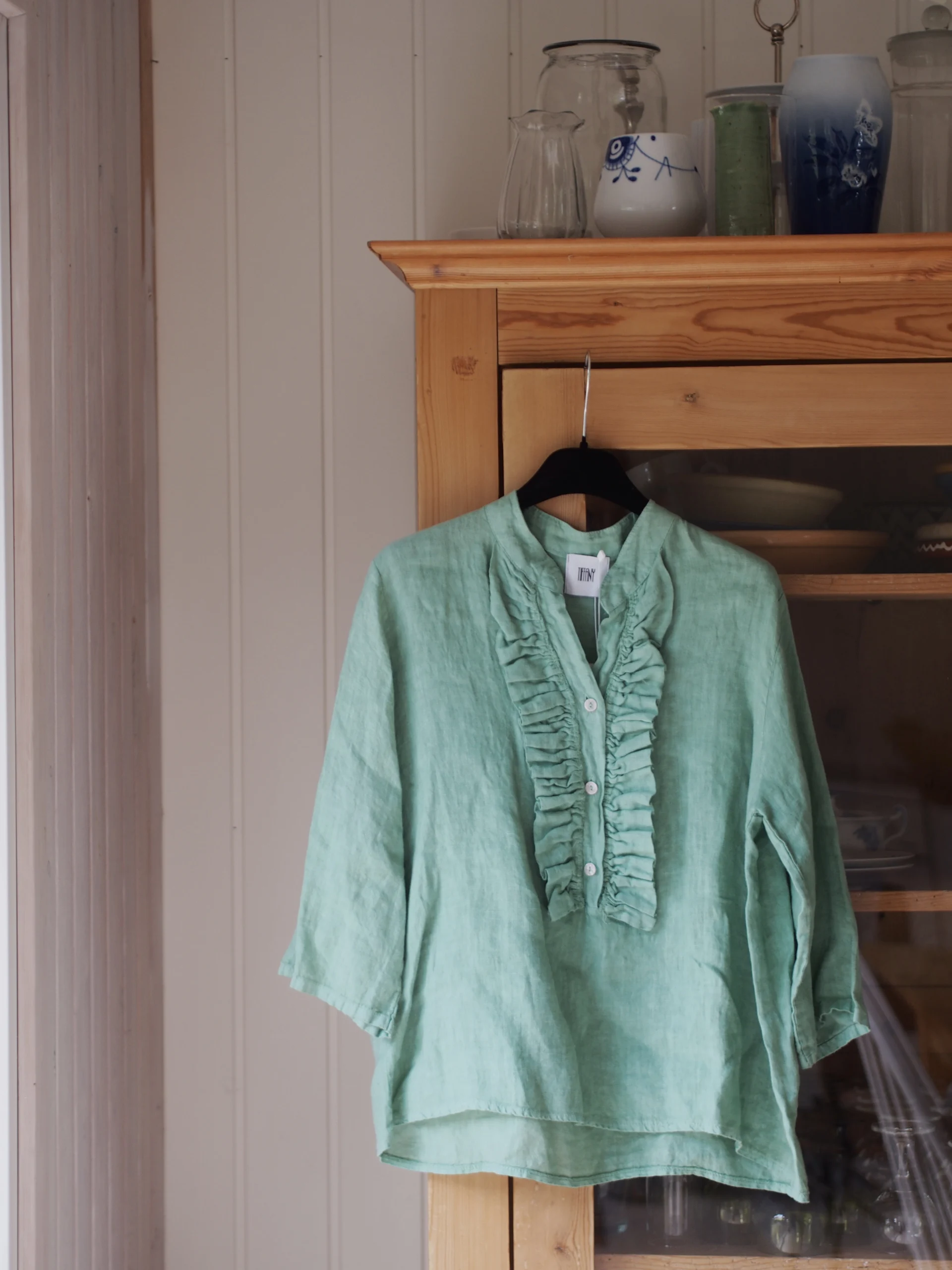 Harper, Ruffle Blouse, Linen - Dusty Mint