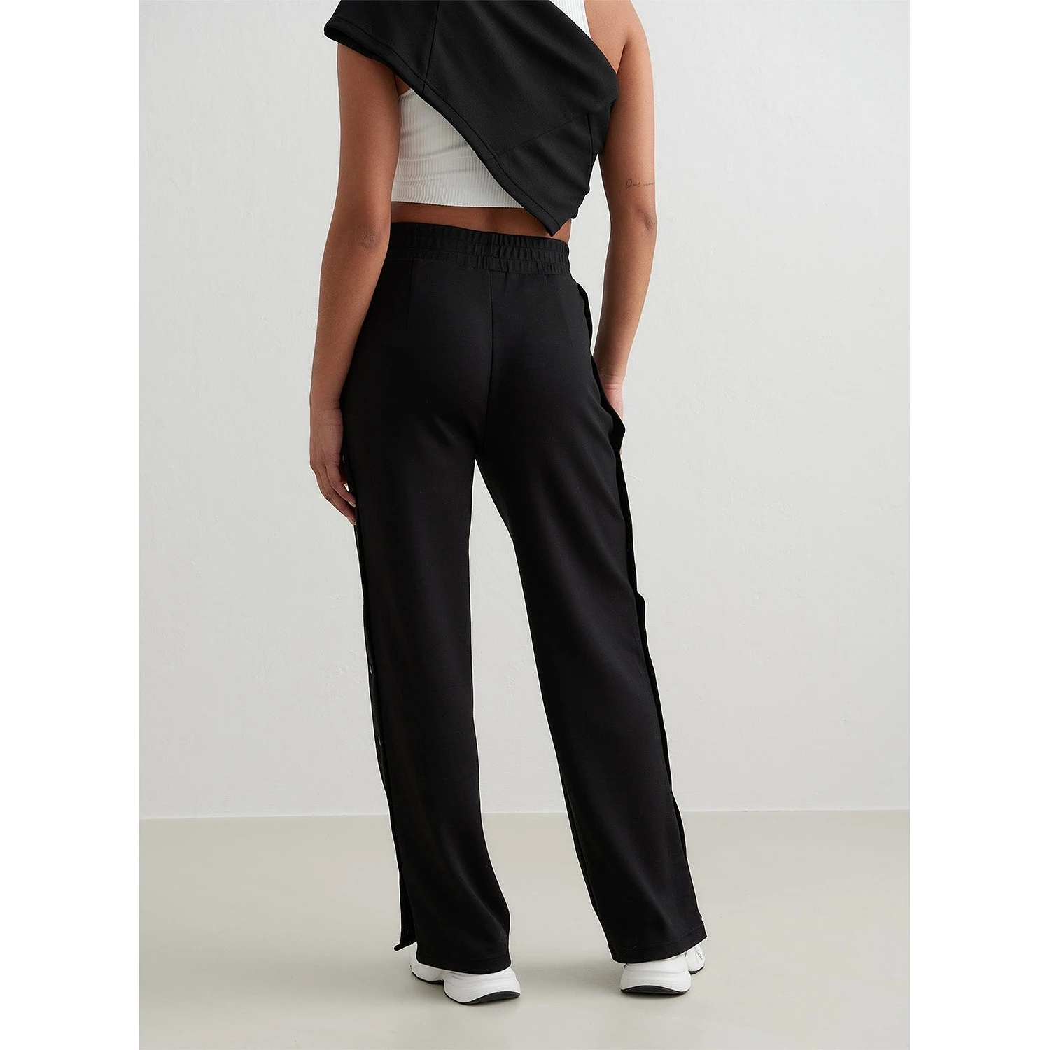 Black Comfy Buttoned Pants