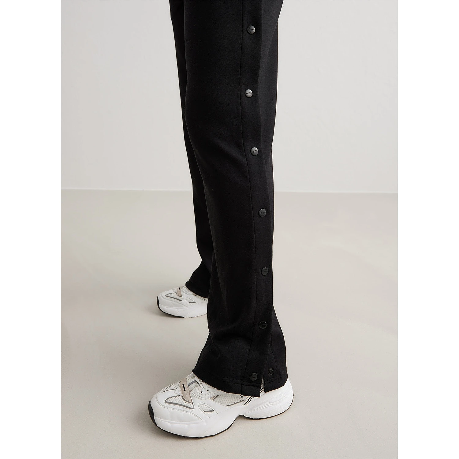 Black Comfy Buttoned Pants