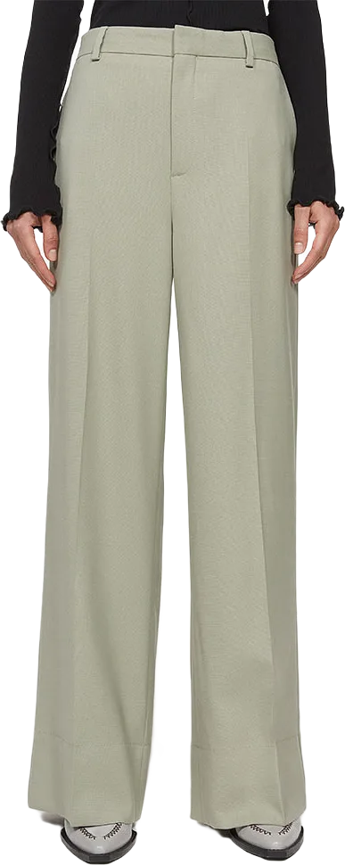 Emilou Pant