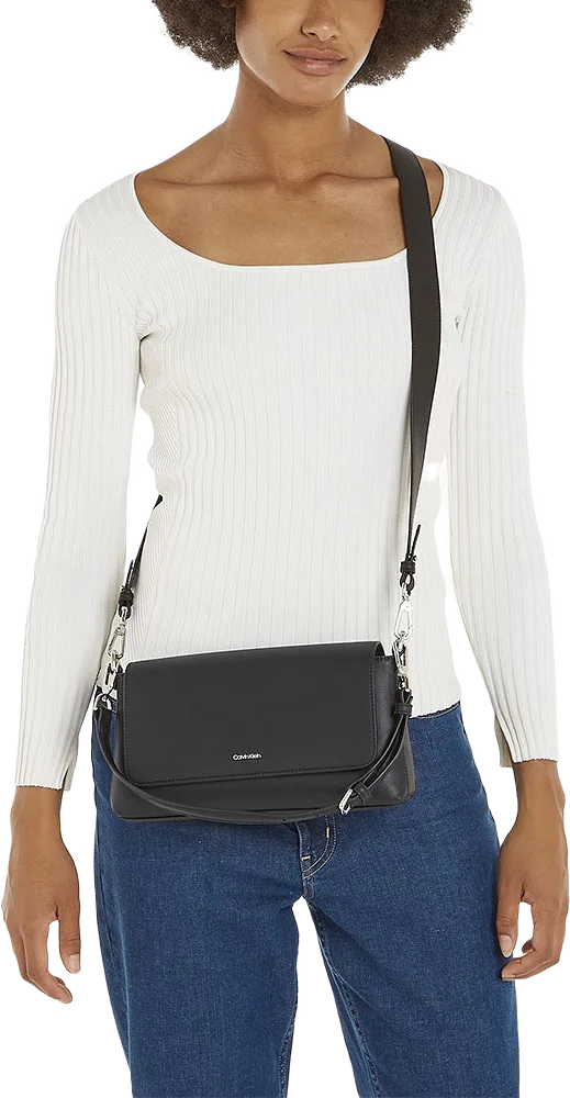 Must Shoulder Bag