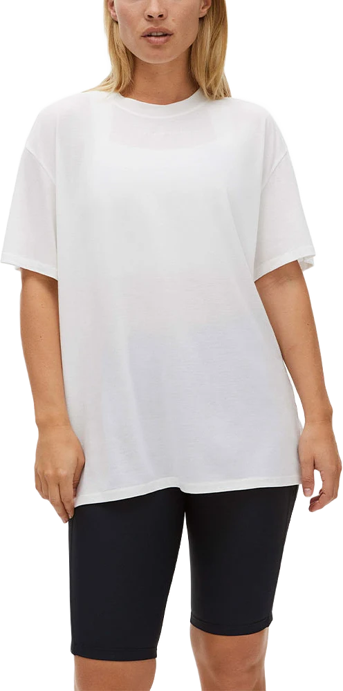 Clara Base Tee