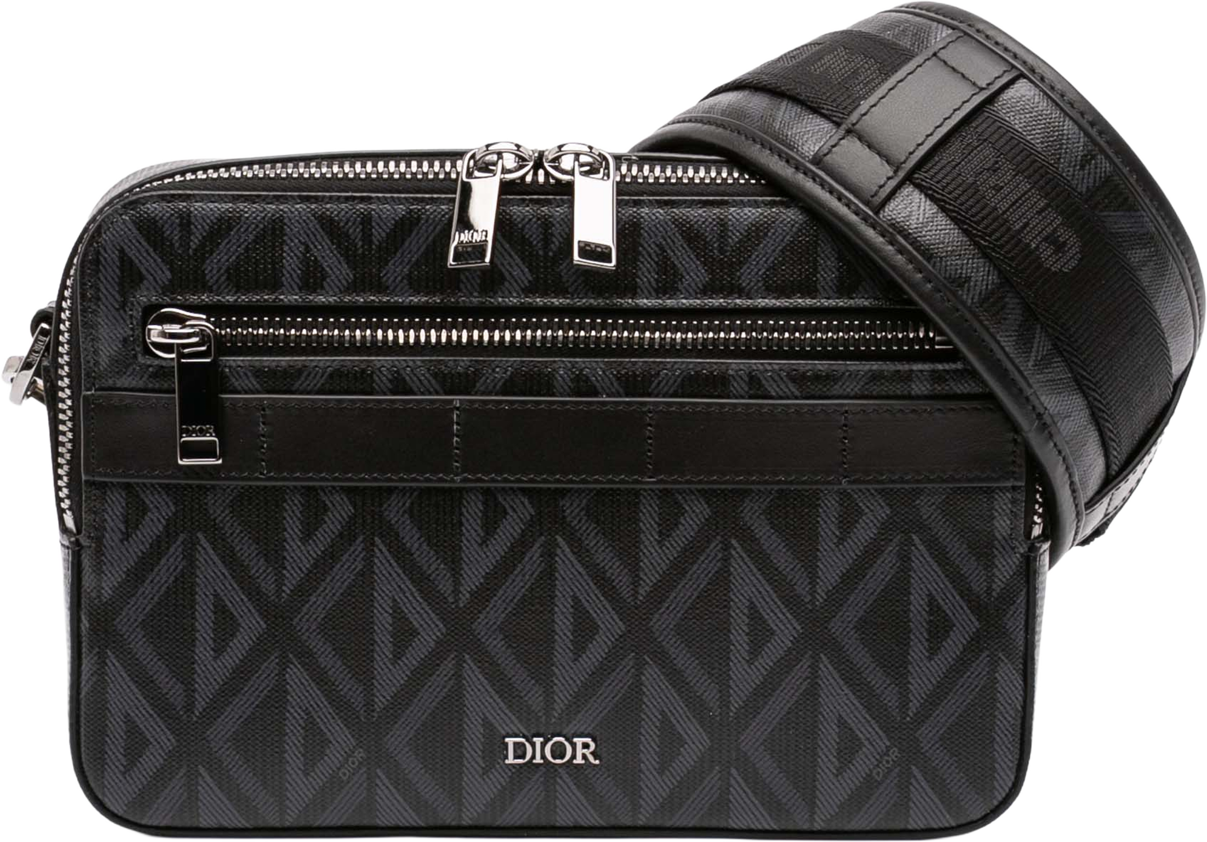 Dior Cd Diamond Coated Canvas Safari Bag With Strap, från Luxclusif, i färgen black. Klicka för att öppna bilden i stort format