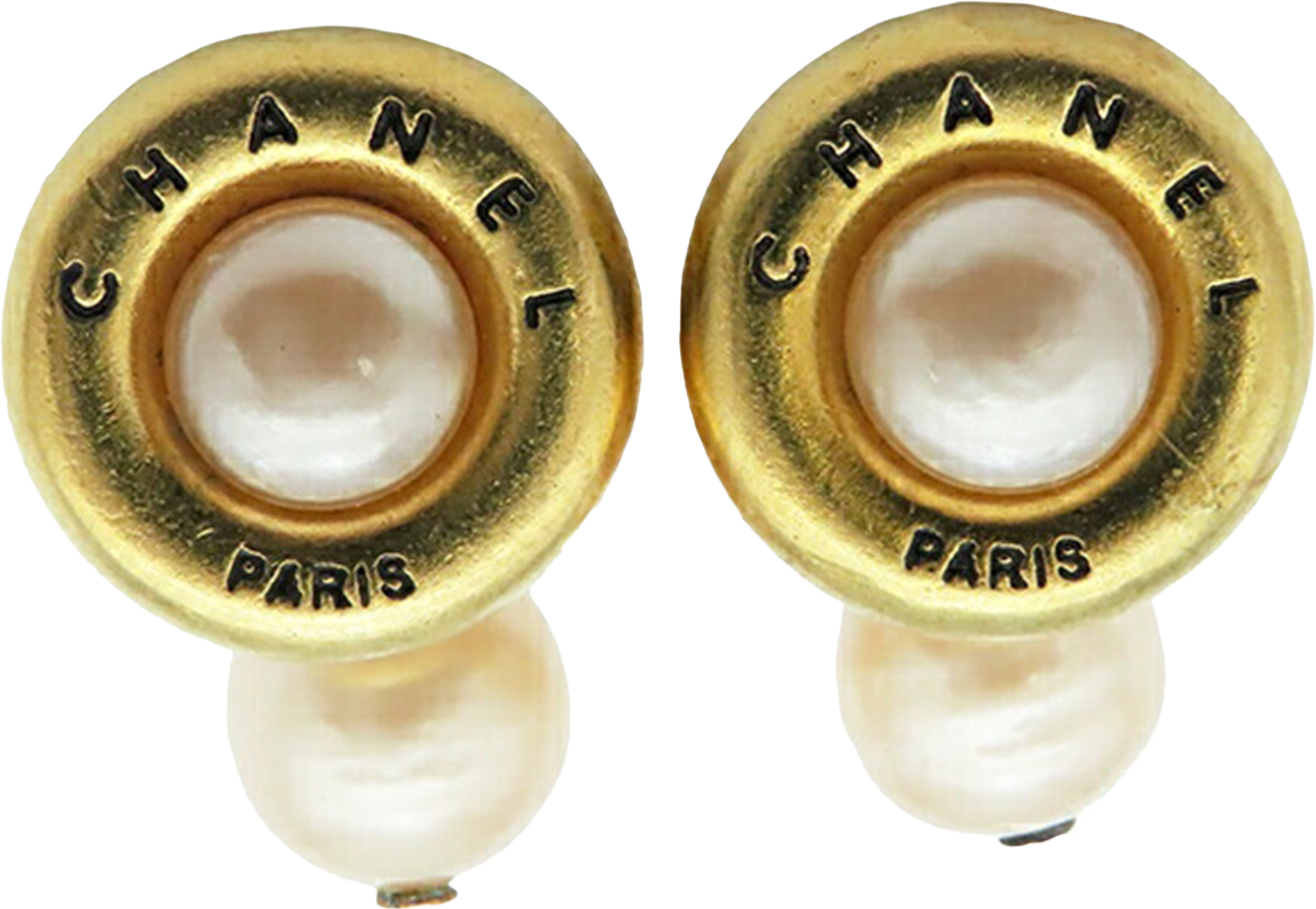 Chanel Gold Plated Faux Pearl Cufflinks, från Luxclusif, i färgen gold. Klicka för att öppna bilden i stort format