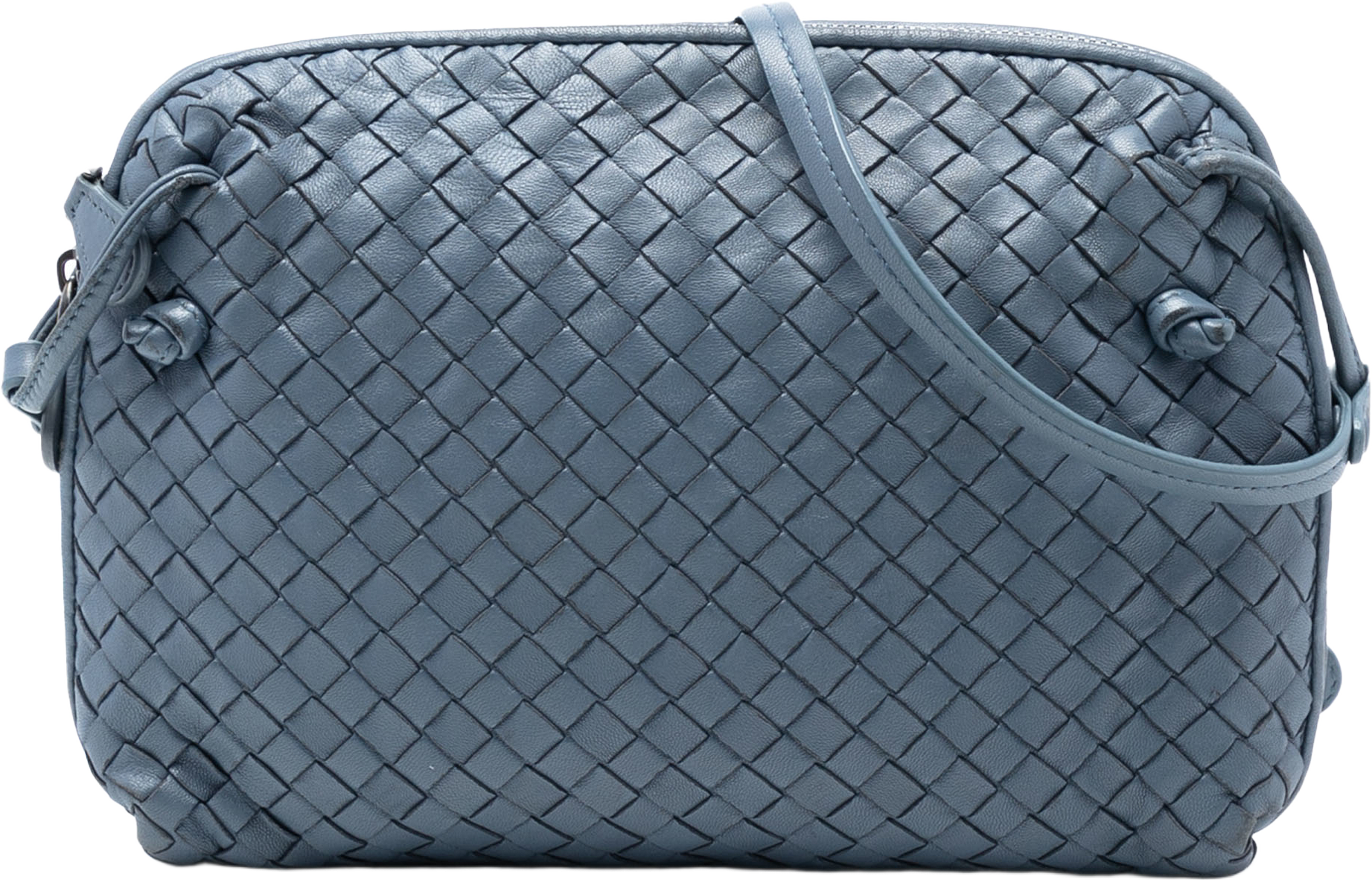 Bottega Veneta Nappa Intrecciato Nodini Crossbody, från Luxclusif, i färgen denim. Klicka för att öppna bilden i stort format