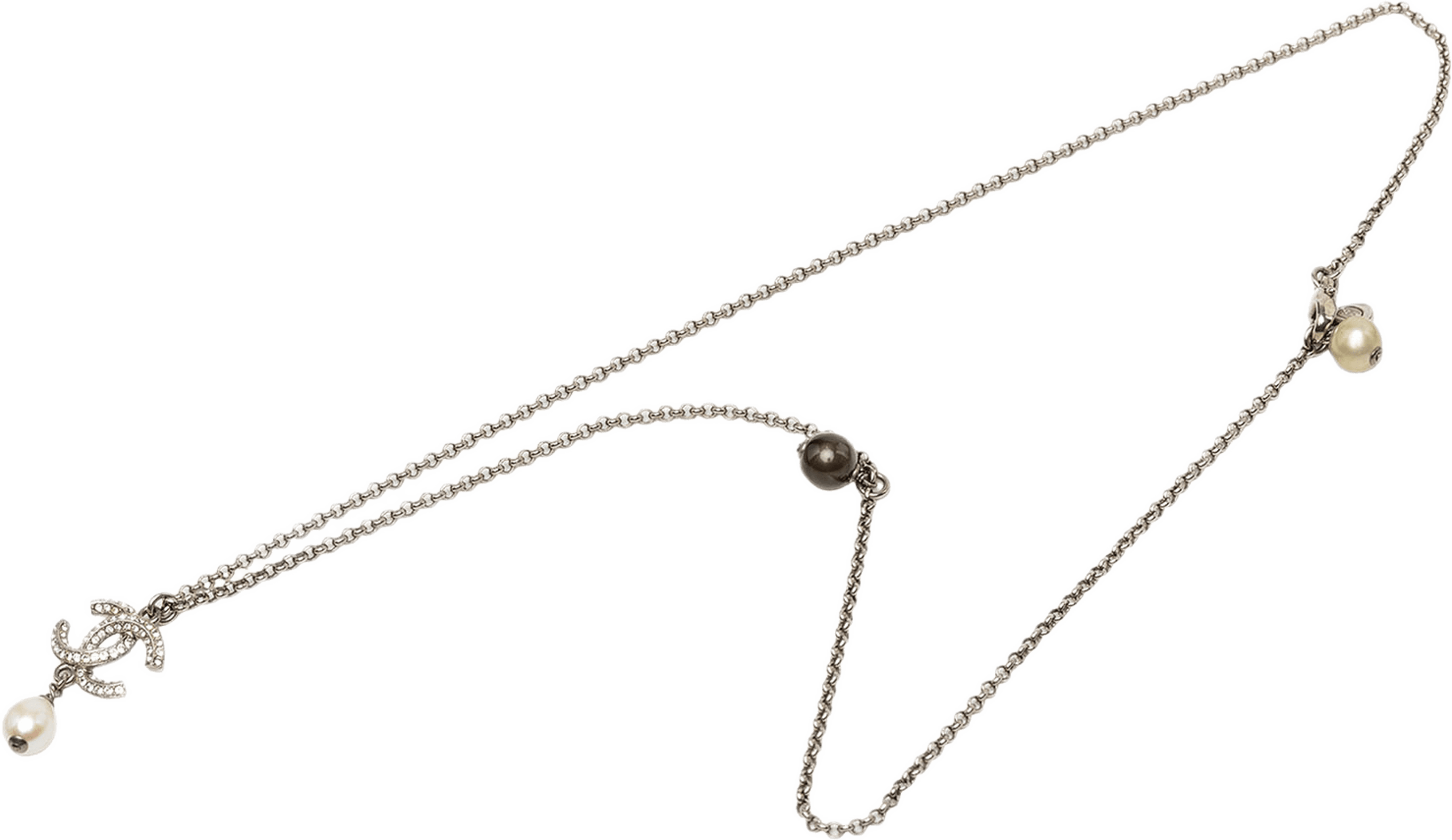 Chanel Cc Brass Strass And Faux Pearl Pendant Necklace, från Luxclusif, i färgen silver. Klicka för att öppna bilden i stort format