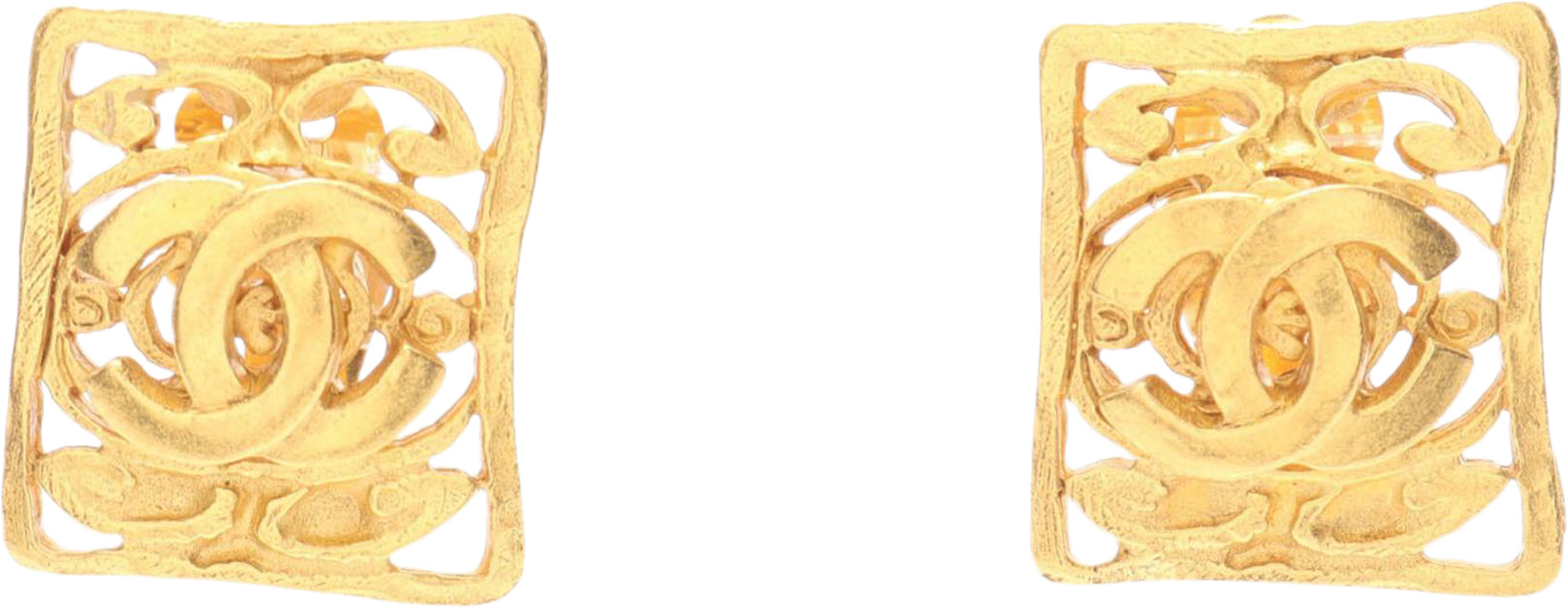 Chanel Cc Gold Plated Square Clip On Earrings, från Luxclusif, i färgen gold. Klicka för att öppna bilden i stort format