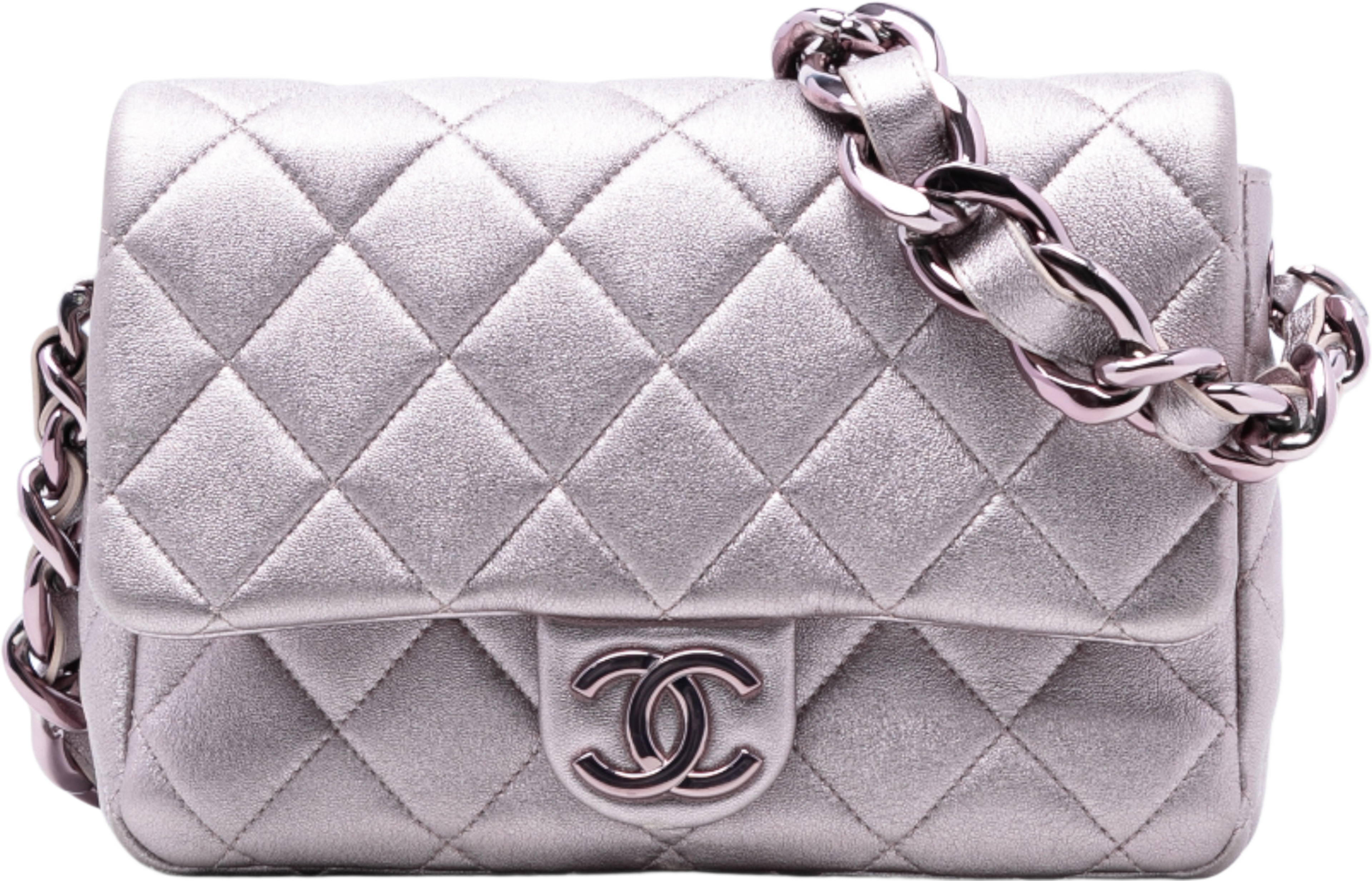 Chanel Cc Quilted Metallic Lambskin Single Flap, från Luxclusif, i färgen light pink. Klicka för att öppna bilden i stort format