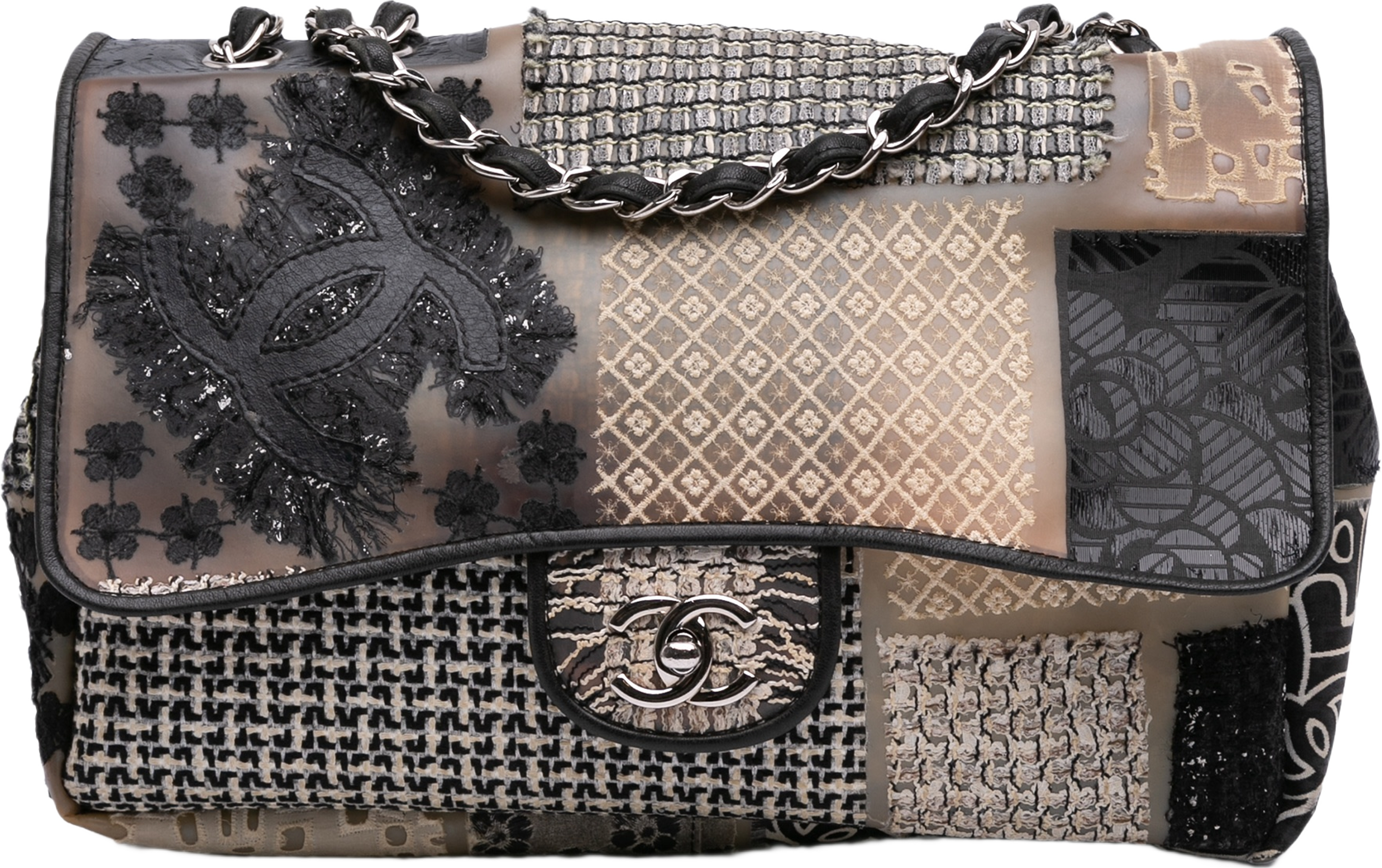 Chanel Jumbo Pvc And Tweed Patchwork Single Flap, från Luxclusif, i färgen ivory. Klicka för att öppna bilden i stort format