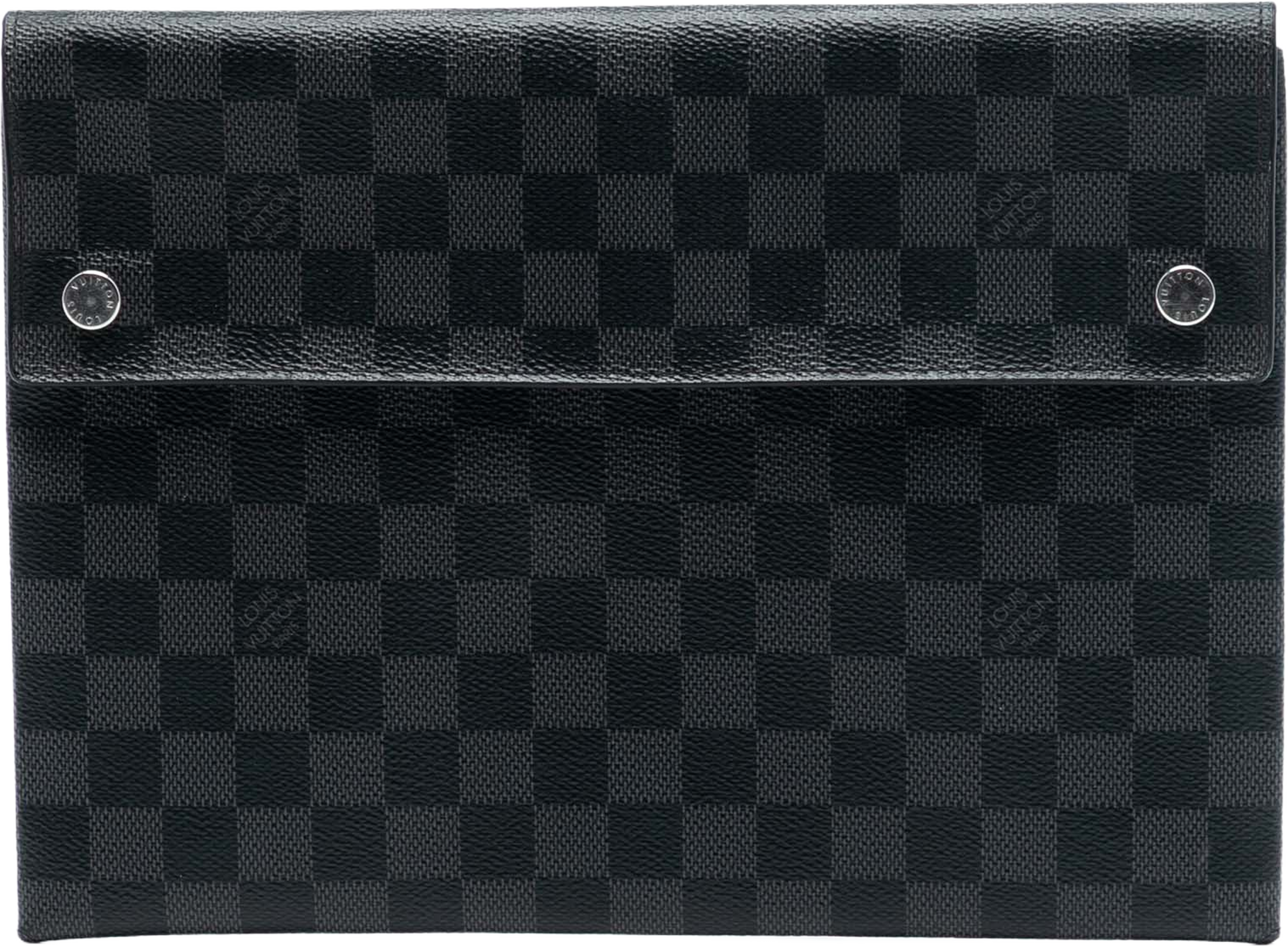 Louis Vuitton Damier Graphite Alpha Pochette Gm, från Luxclusif, i färgen black. Klicka för att öppna bilden i stort format