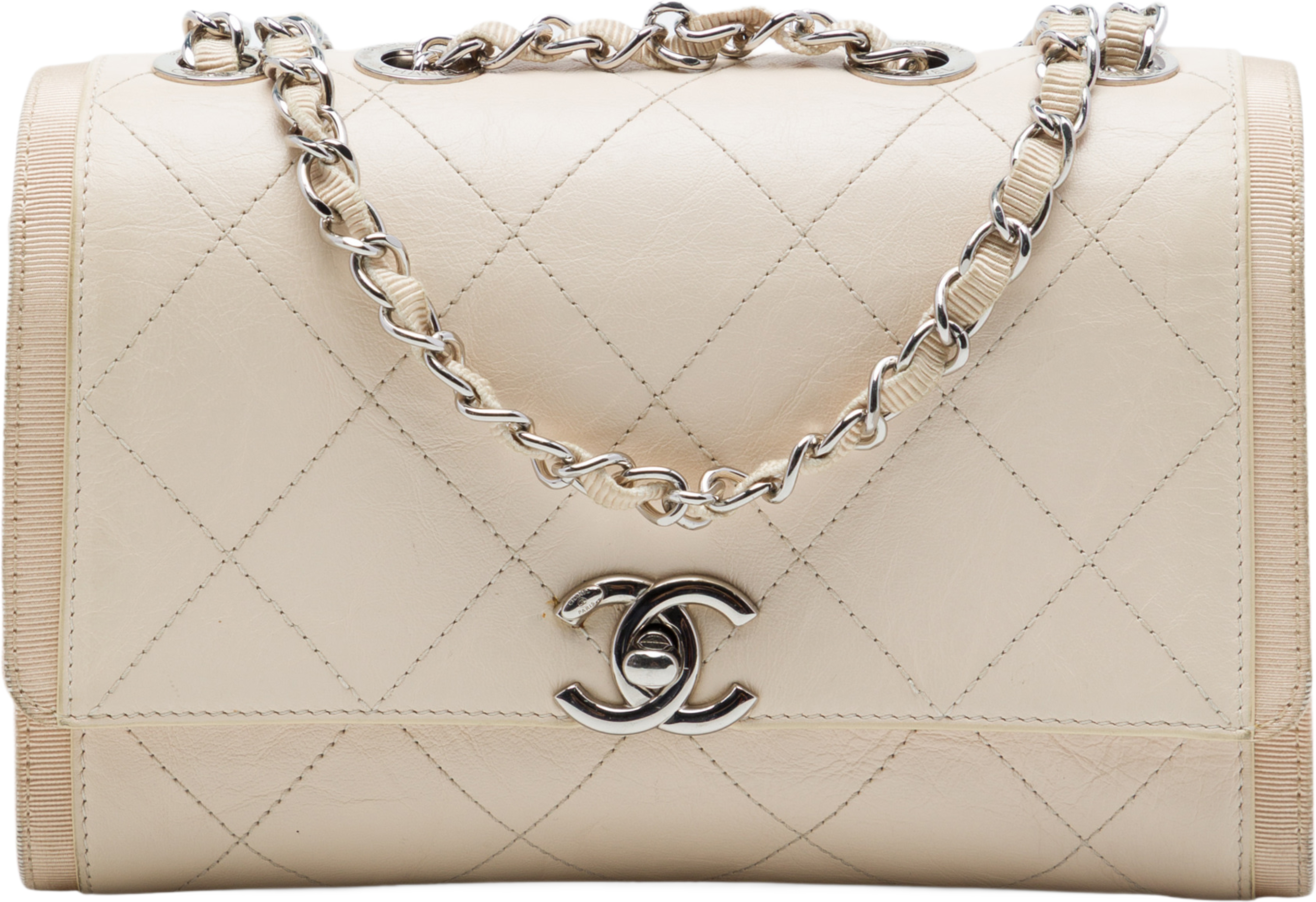 Chanel Cc Quilted Crumpled Calfskin And Grosgrain Flap, från Luxclusif, i färgen brun. Klicka för att öppna bilden i stort format