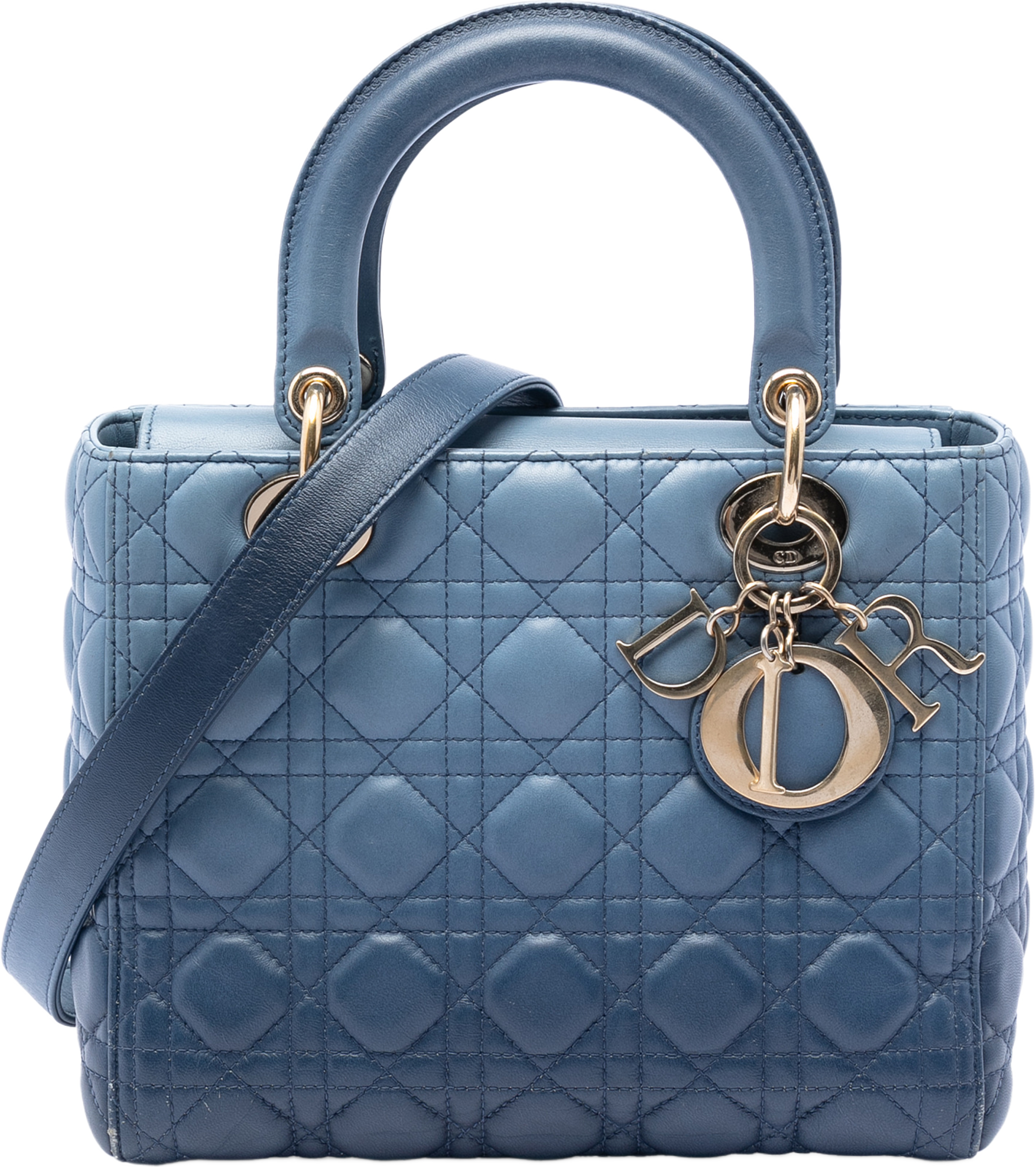 Dior Medium Ombre Lambskin Cannage Lady Dior, från Luxclusif, i färgen light blue. Klicka för att öppna bilden i stort format