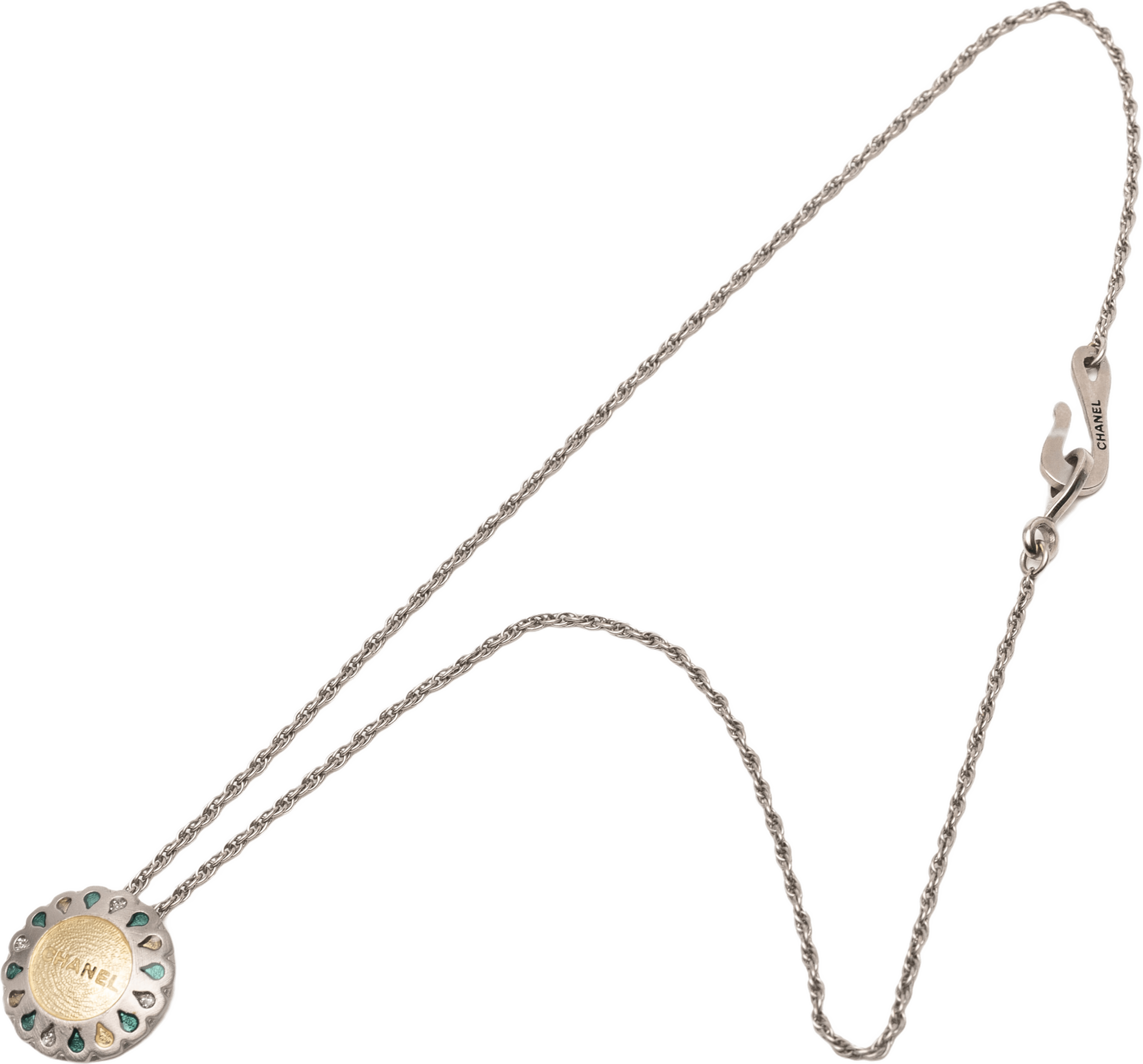 Chanel Silver Plated Rhinestone Flower Pendant Necklace, från Luxclusif, i färgen silver. Klicka för att öppna bilden i stort format