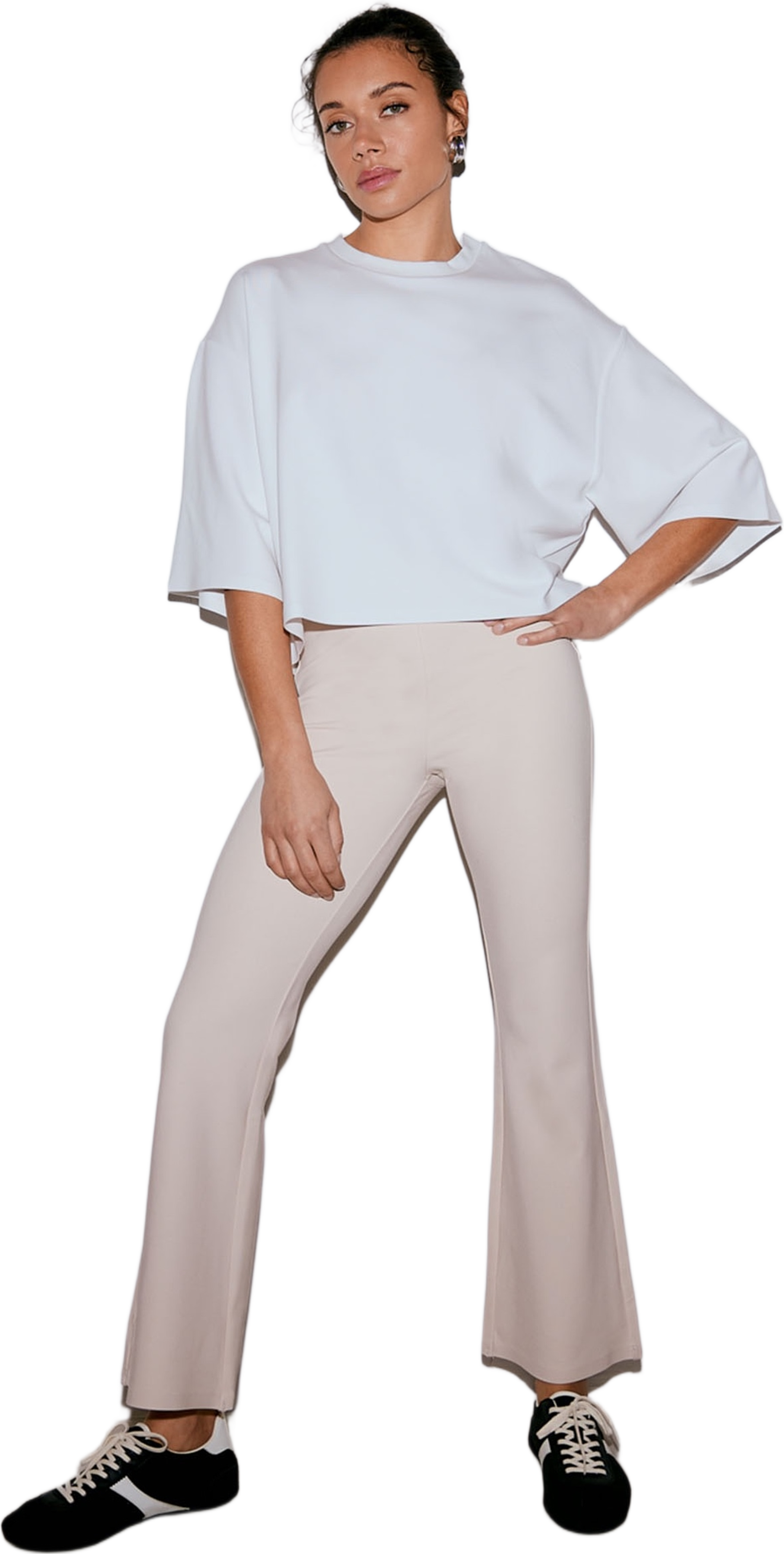 Luxe Flare Leggings, från aim'n, i färgen sand. Klicka för att öppna bilden i stort format