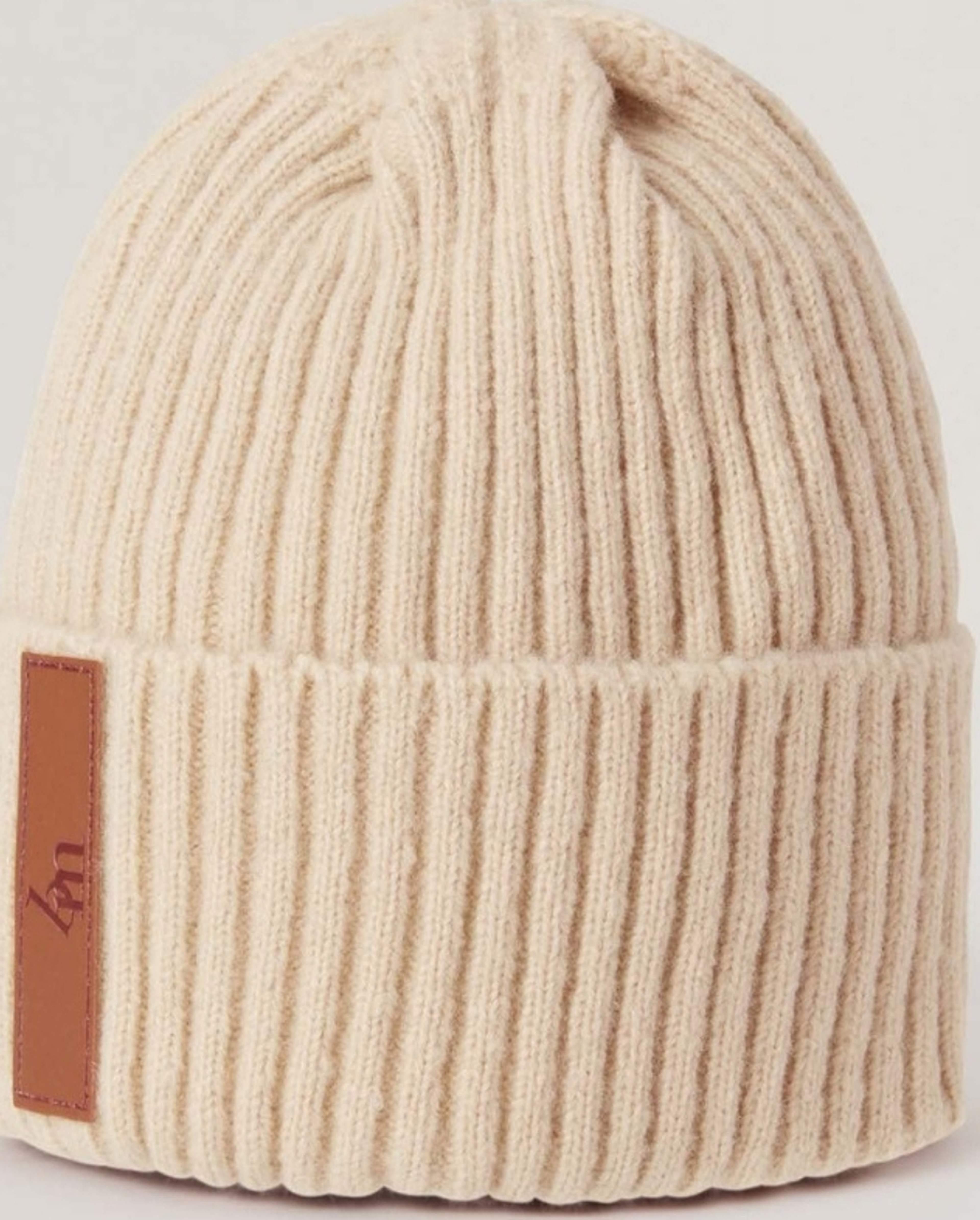 Beanie - Vuxen, från BabyMocs, i färgen beige. Klicka för att öppna bilden i stort format