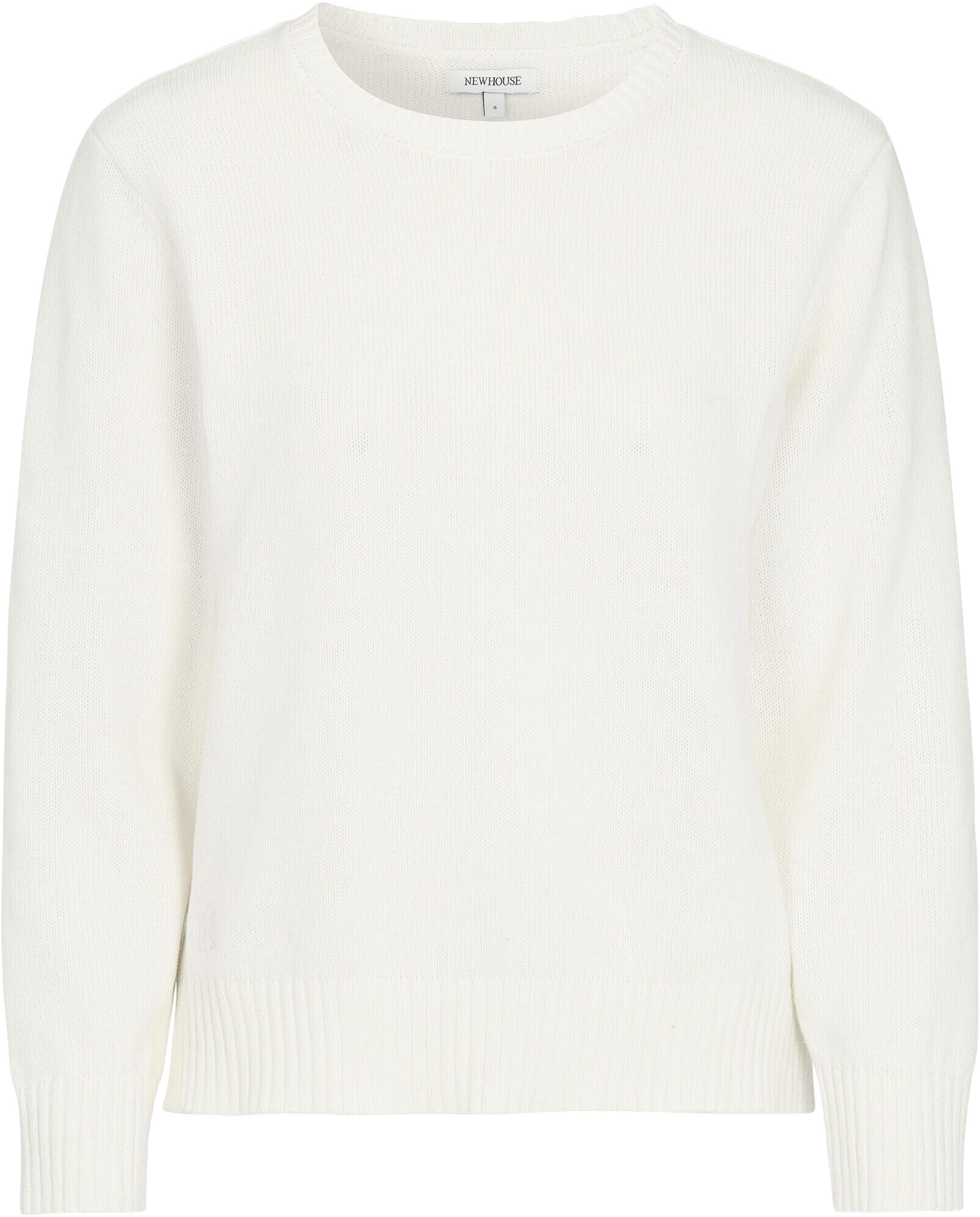 Roe Sweater, från Newhouse, i färgen offwhite. Klicka för att öppna bilden i stort format