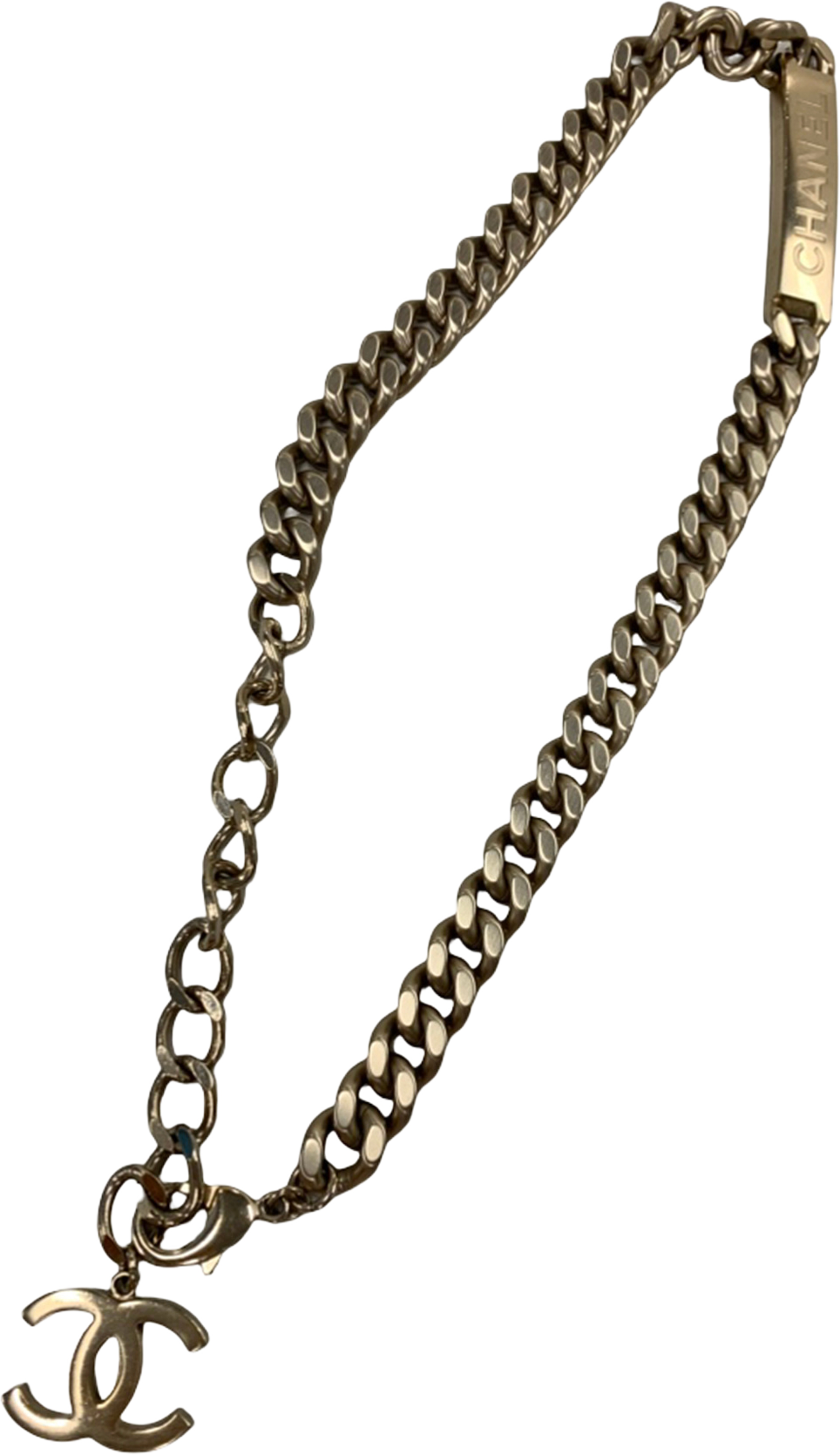 Chanel Gold Plated Id Curb Link Chain Necklace, från Luxclusif, i färgen gold. Klicka för att öppna bilden i stort format