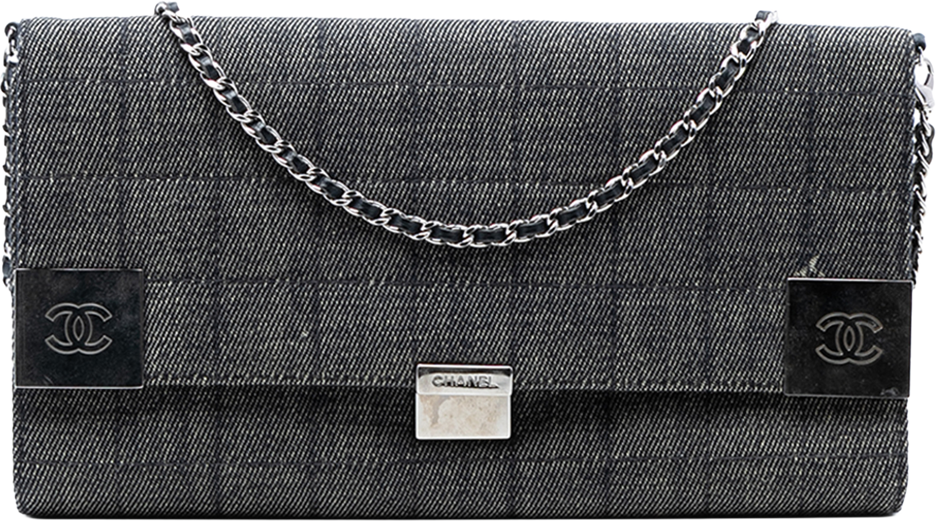 Chanel Cc Chocolate Bar Denim Flap, från Luxclusif, i färgen gray. Klicka för att öppna bilden i stort format