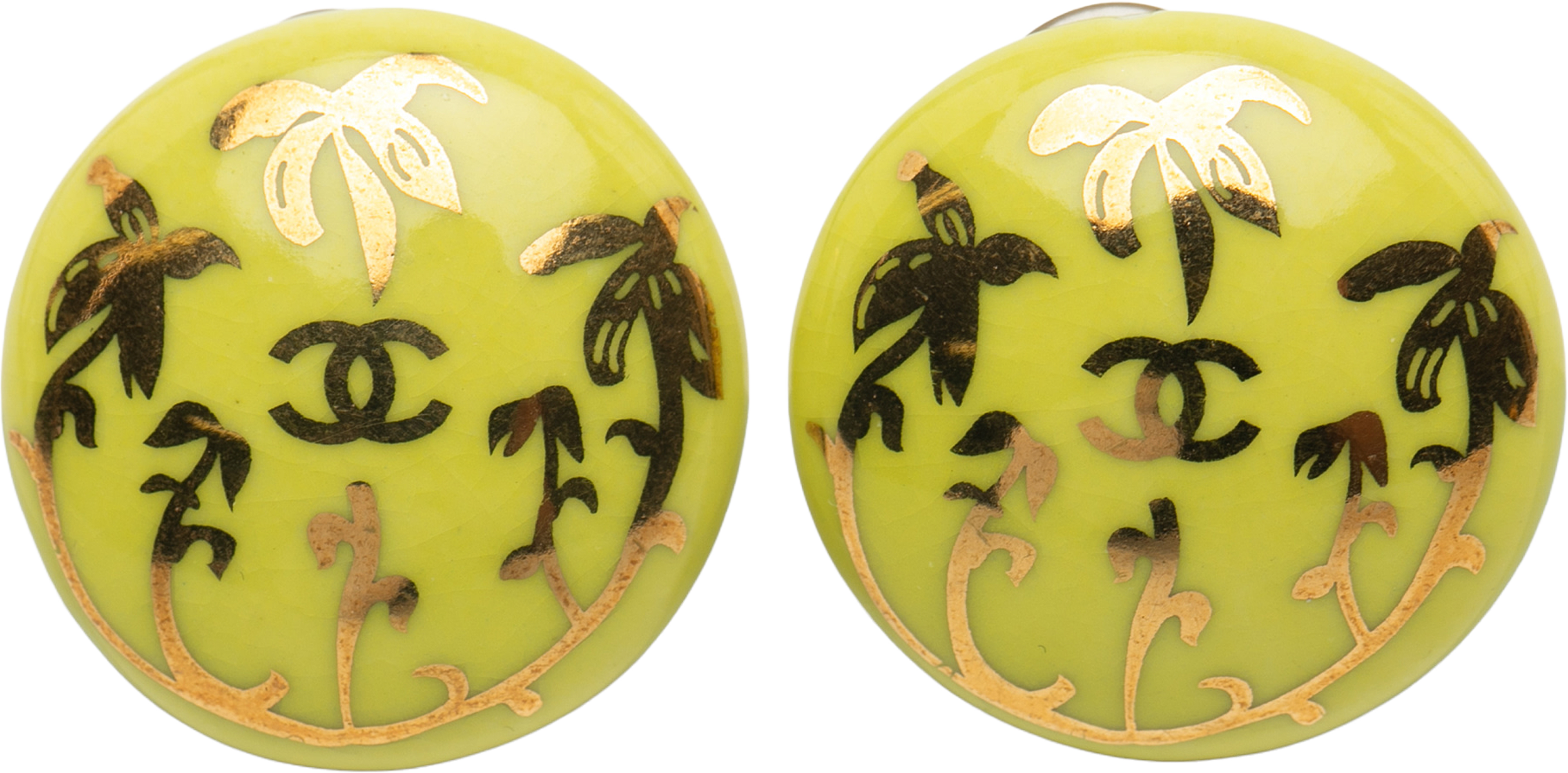 Chanel Cc Resin And Gold Plated Clip On Earrings, från Luxclusif, i färgen light green. Klicka för att öppna bilden i stort format