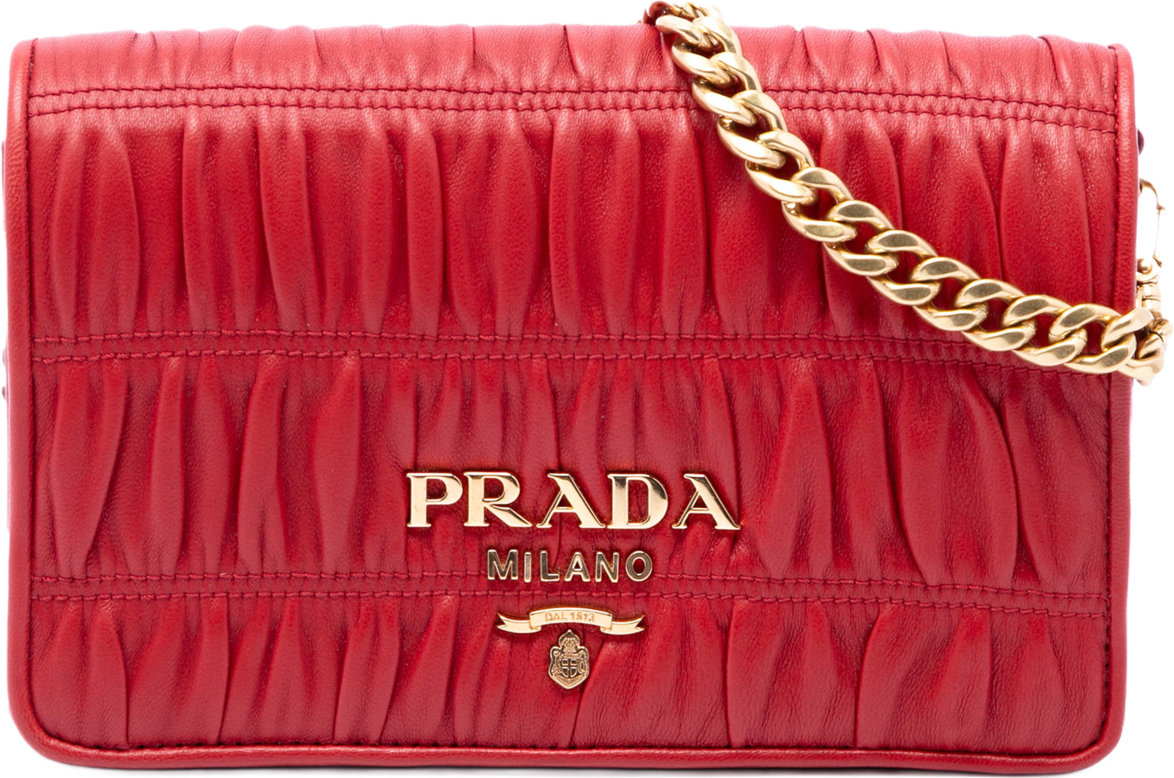 Prada Nappa Gaufre Chain Flap, från Luxclusif, i färgen röd. Klicka för att öppna bilden i stort format