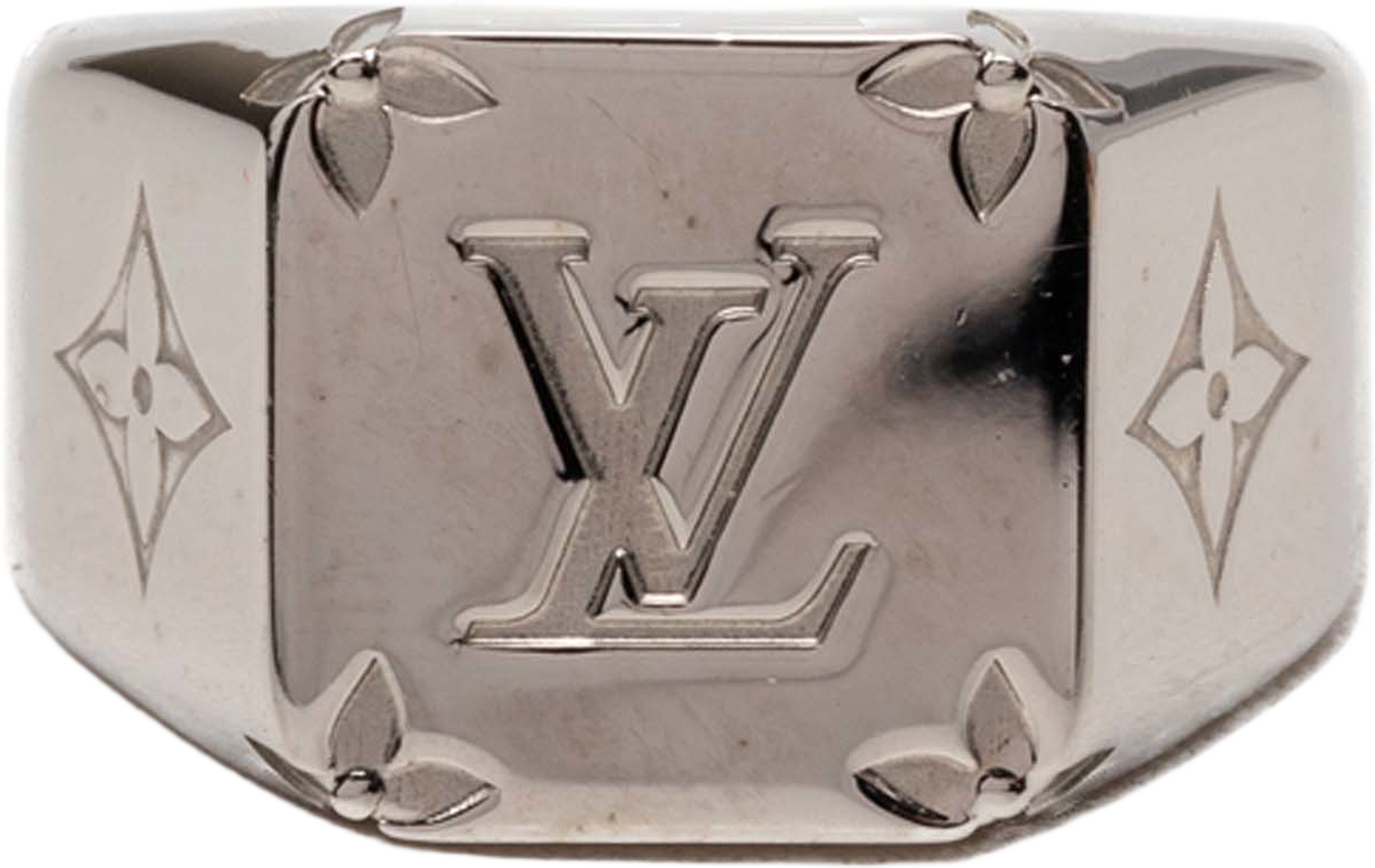 Louis Vuitton Brass Monogram Signet Ring M, från Luxclusif, i färgen silver. Klicka för att öppna bilden i stort format