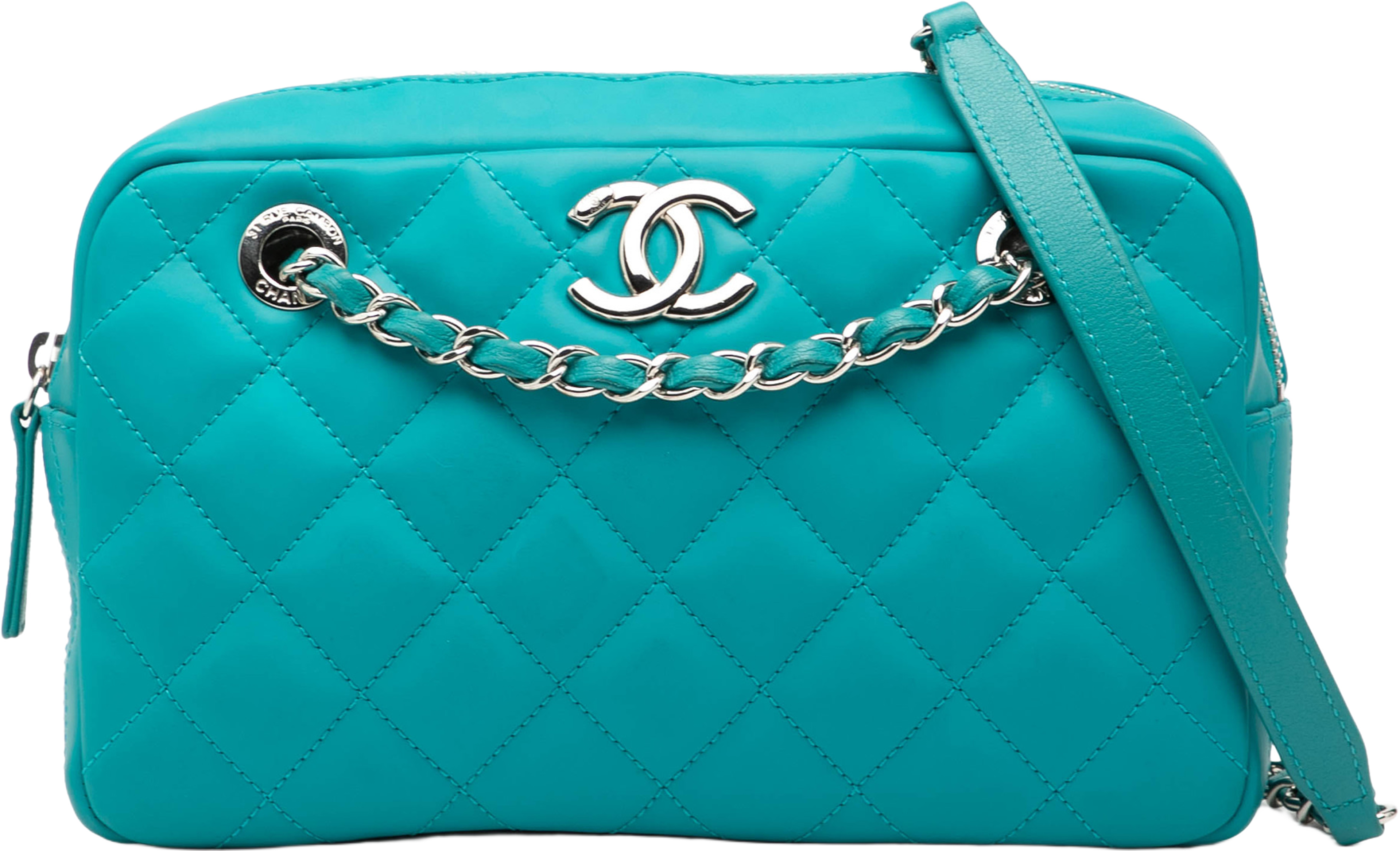 Chanel Medium Cc Quilted Rubberized Lambskin Coco Rain Camera Bag, från Luxclusif, i färgen turquoise. Klicka för att öppna bilden i stort format