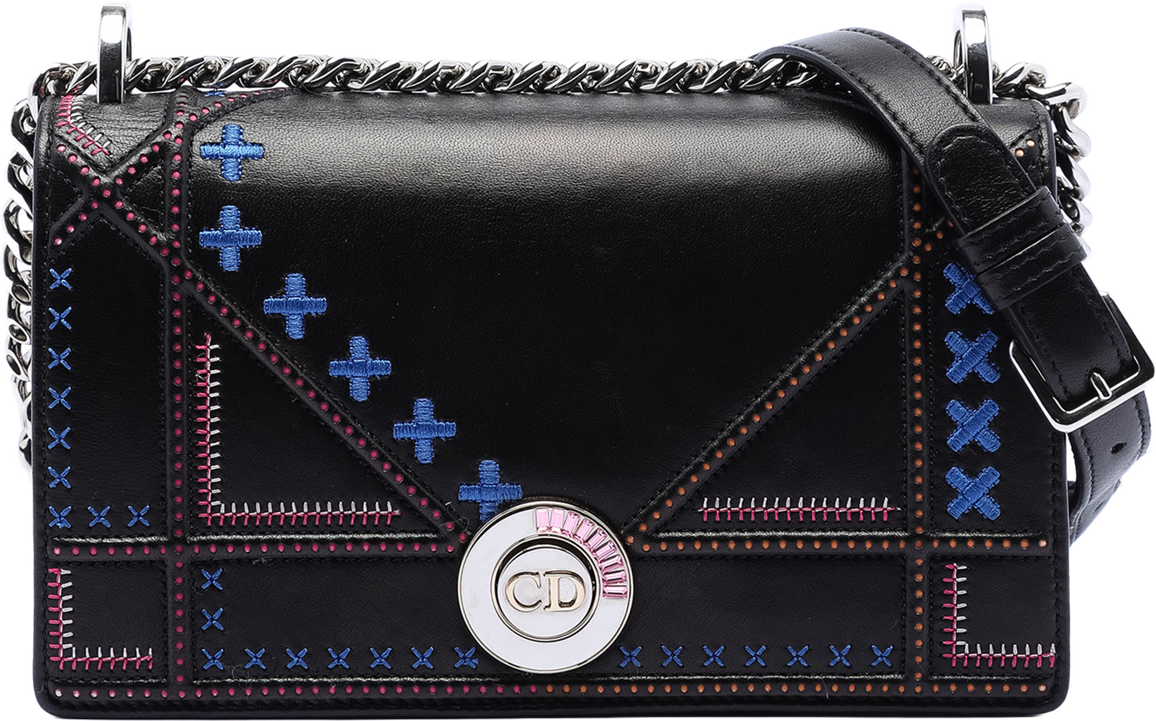Dior Medium Calfskin Stitch Diorama Flap, från Luxclusif, i färgen black. Klicka för att öppna bilden i stort format