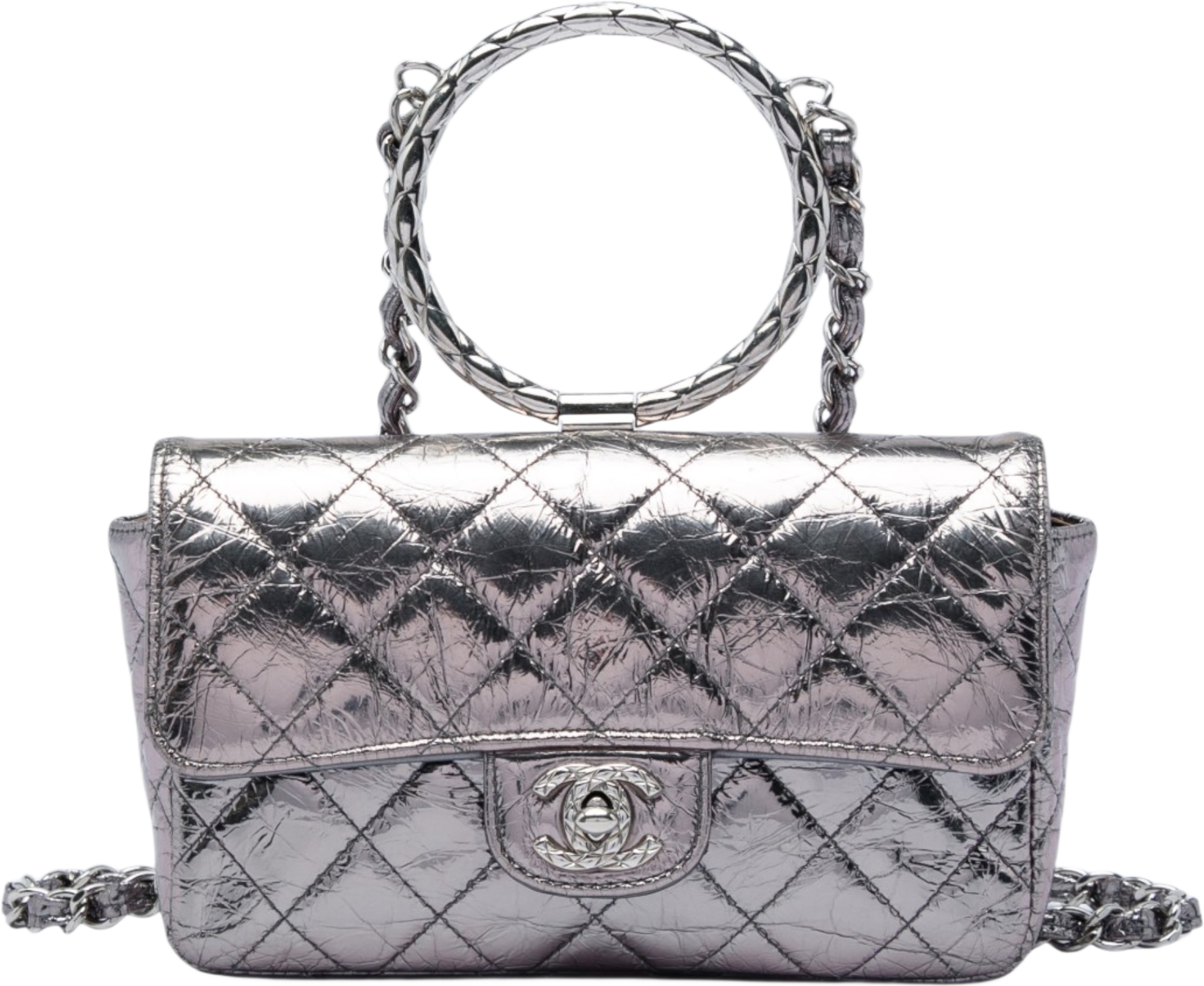 Chanel Mini Quilted Metallic Crumpled Calfskin Ring Top Handle Flap, från Luxclusif, i färgen silver. Klicka för att öppna bilden i stort format
