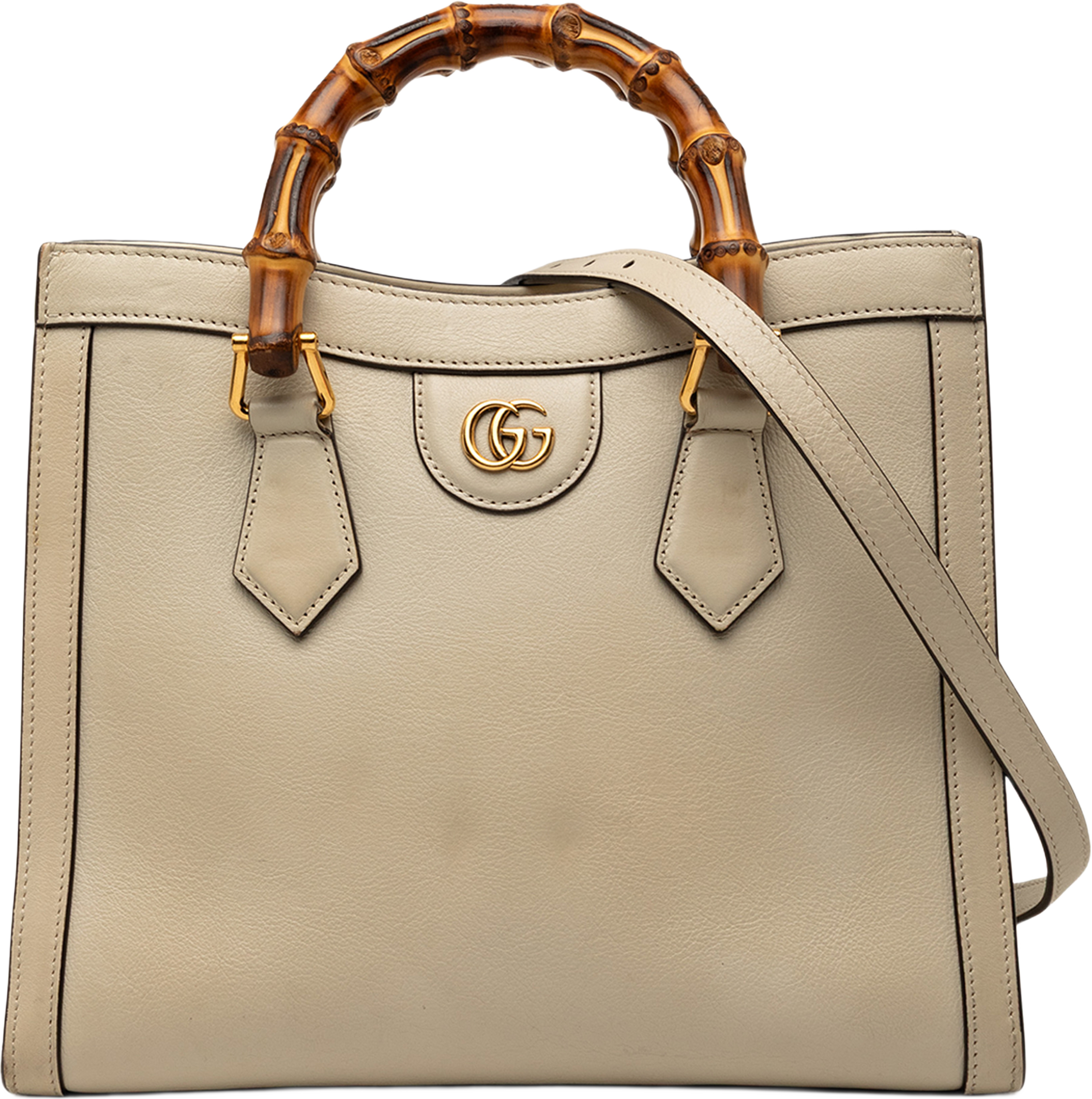 Gucci Small Calfskin Bamboo Diana Satchel, från Luxclusif, i färgen light beige. Klicka för att öppna bilden i stort format