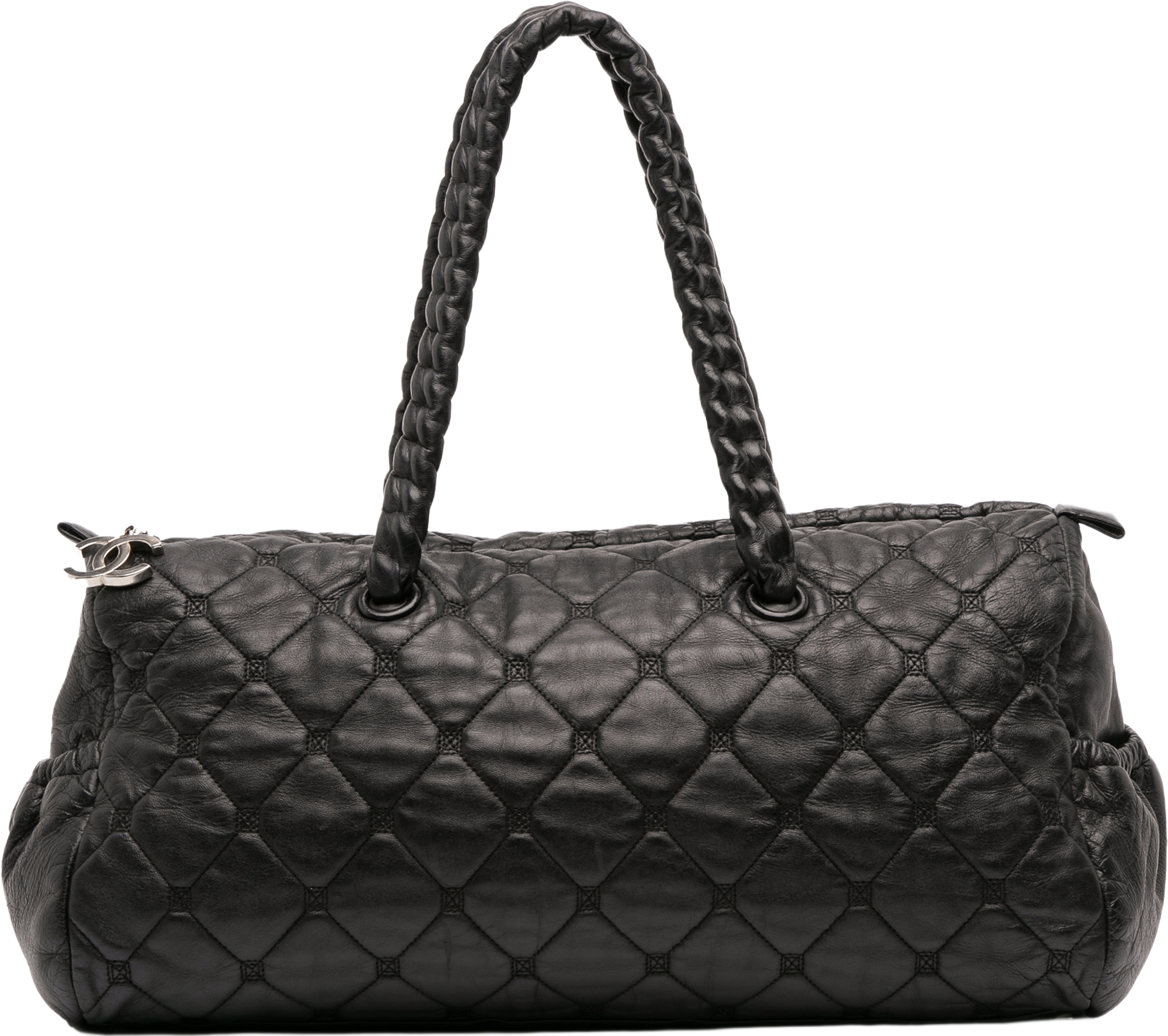 Chanel Quilted Lambskin Hidden Chain Bowler Bag, från Luxclusif, i färgen black. Klicka för att öppna bilden i stort format
