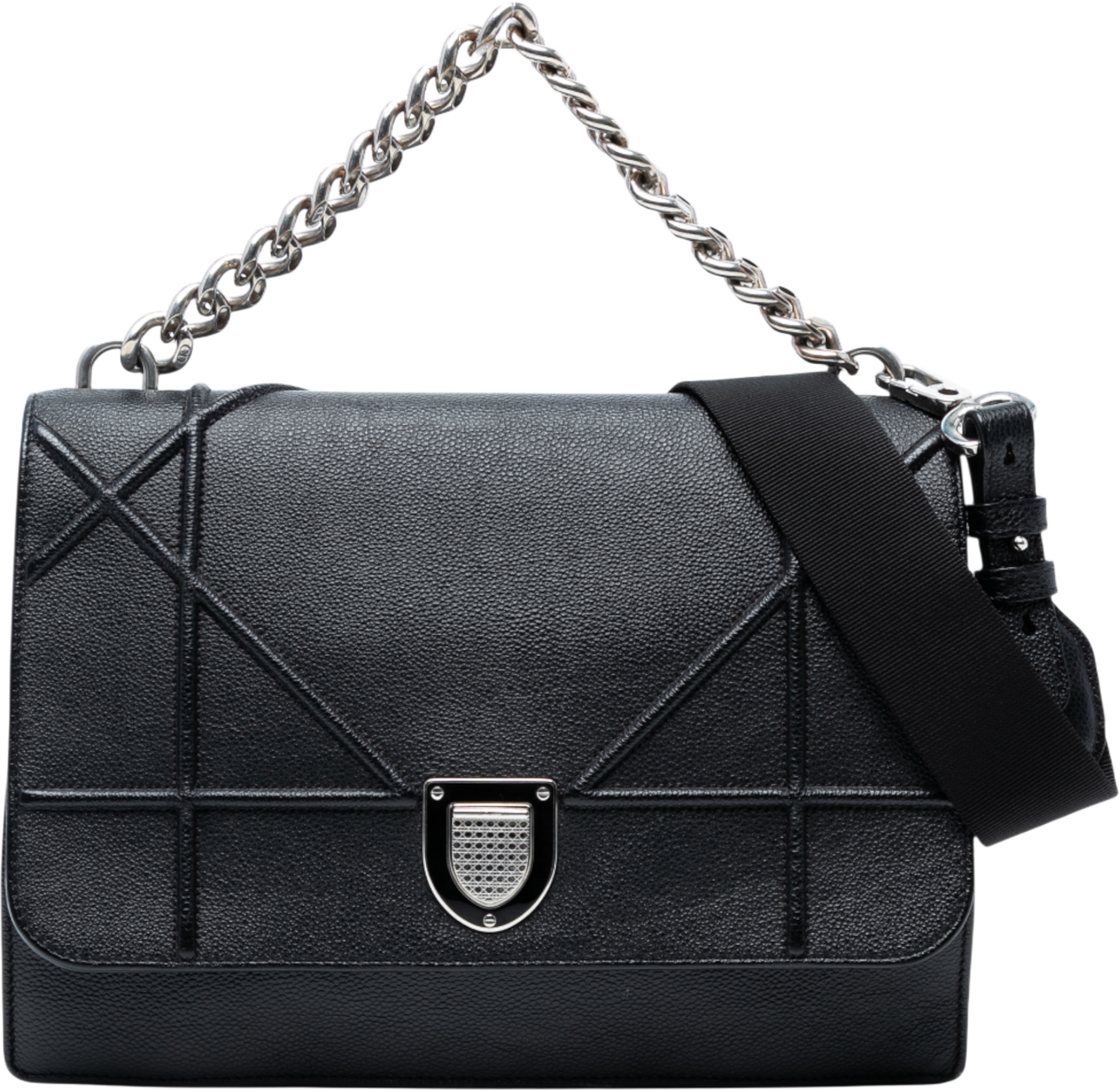 Dior Large Grained Calfskin Diorama Flap, från Luxclusif, i färgen black. Klicka för att öppna bilden i stort format