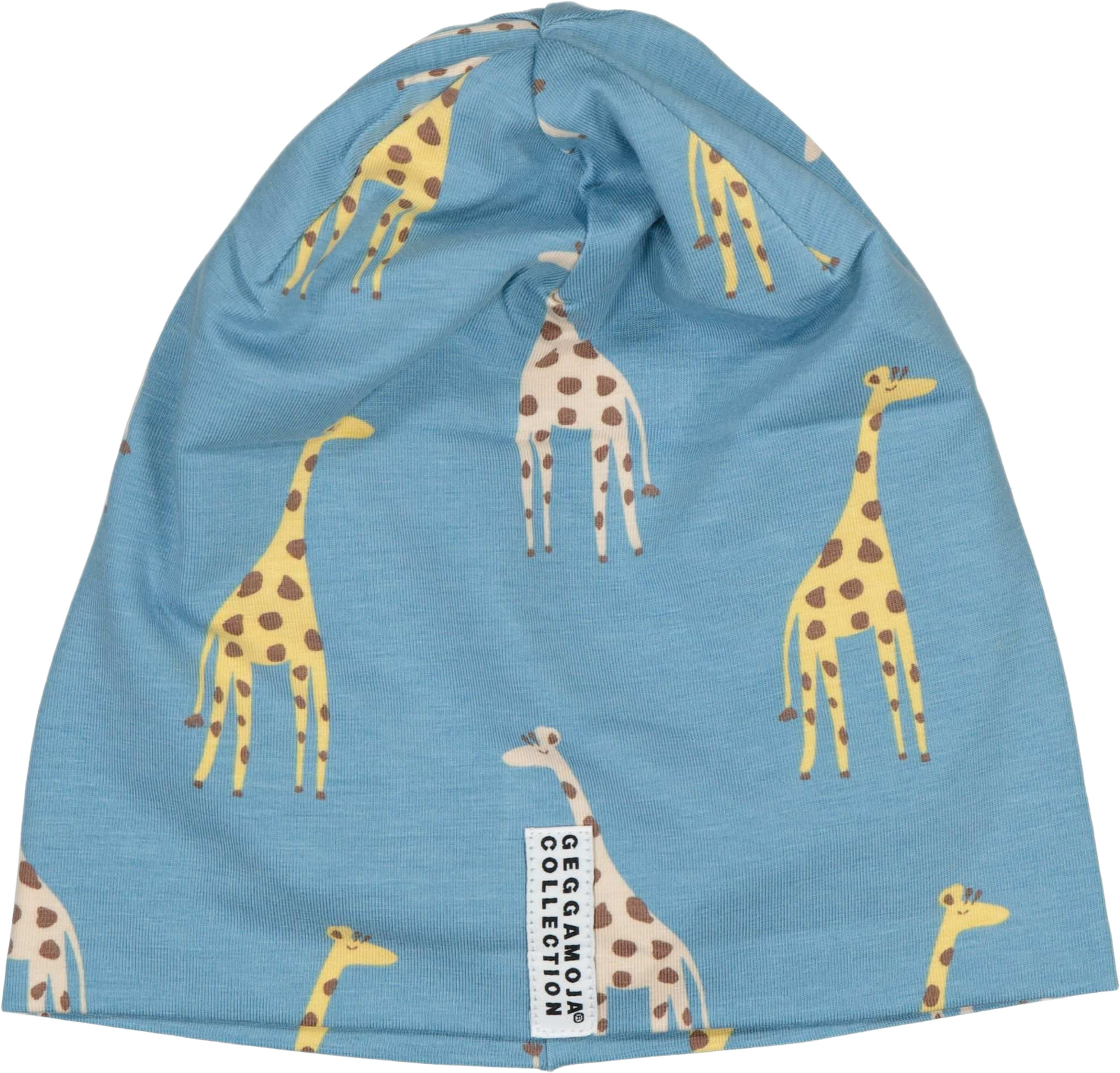 Mössa Fleecefodrad Bambu, från Geggamoja, i färgen blue giraffe. Klicka för att öppna bilden i stort format