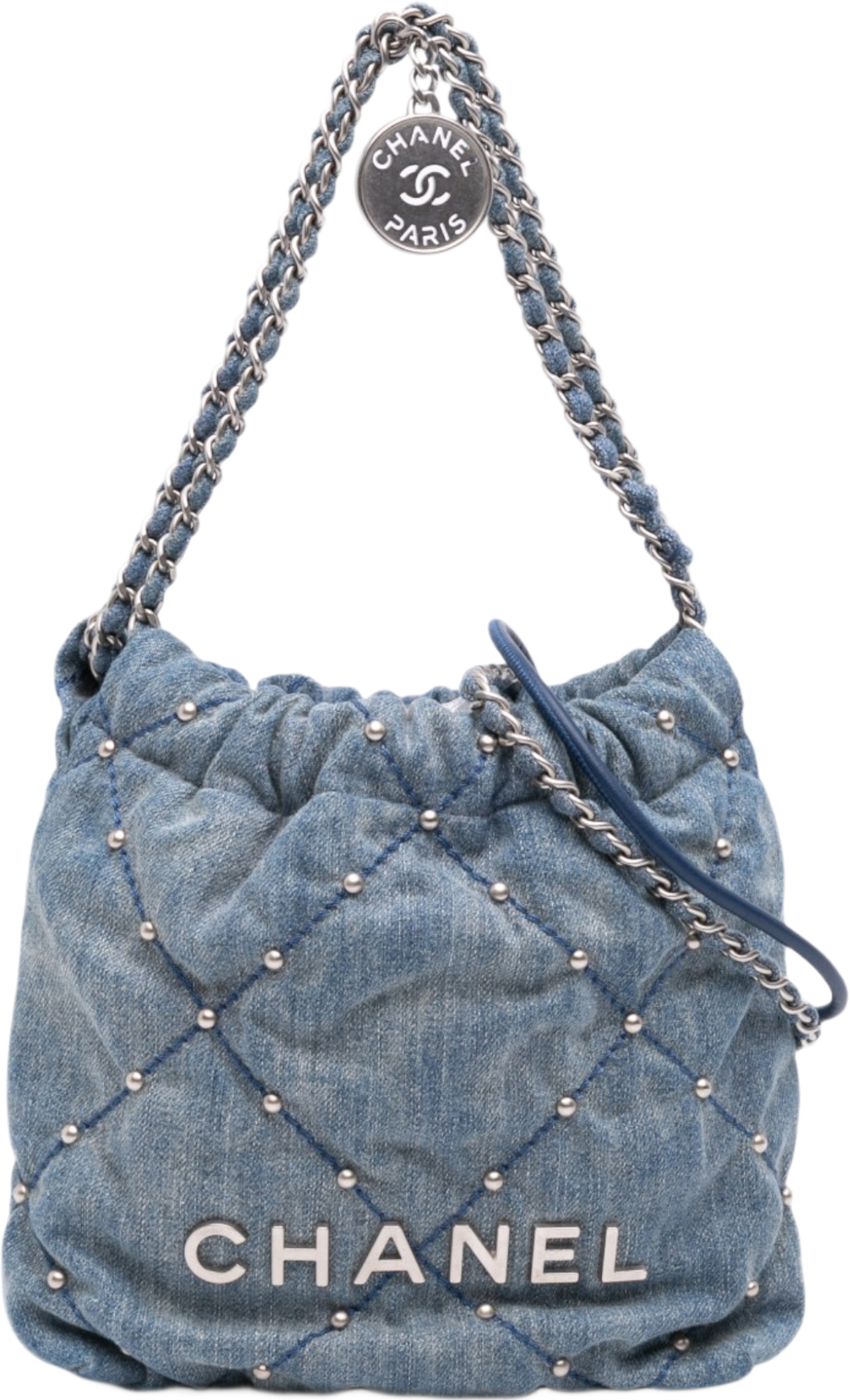 Chanel Mini Denim Studded 22 Handbag, från Luxclusif, i färgen blå. Klicka för att öppna bilden i stort format