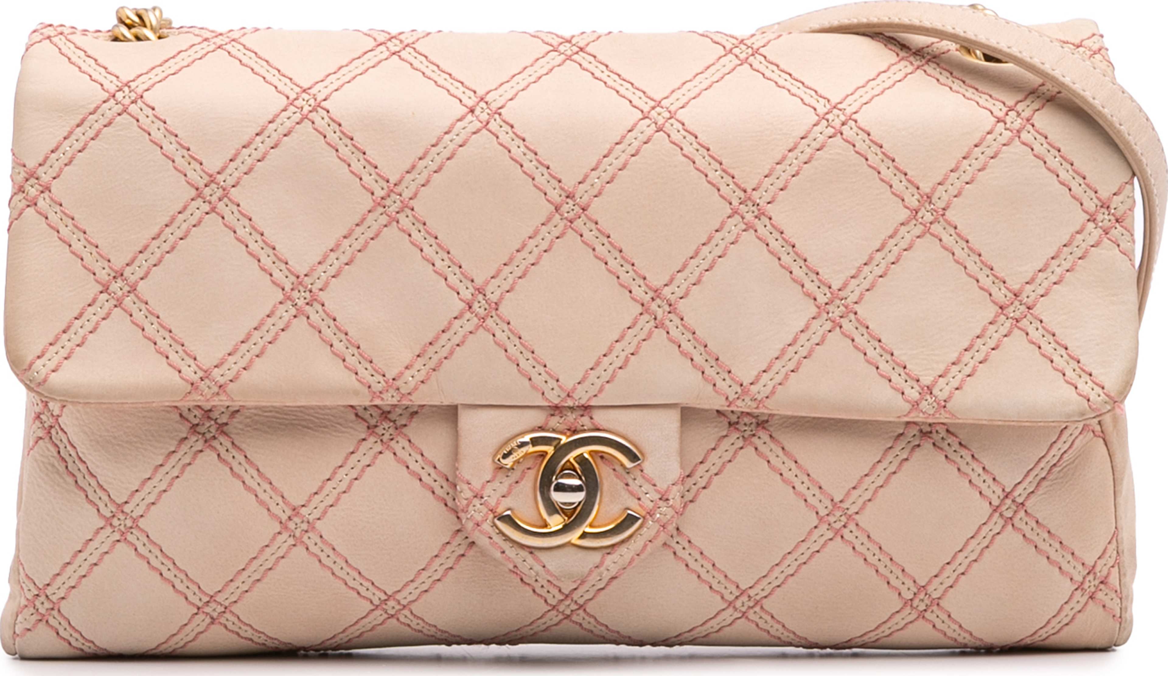 Chanel Jumbo Quilted Calfskin Triple Stitched Flap, från Luxclusif, i färgen beige. Klicka för att öppna bilden i stort format