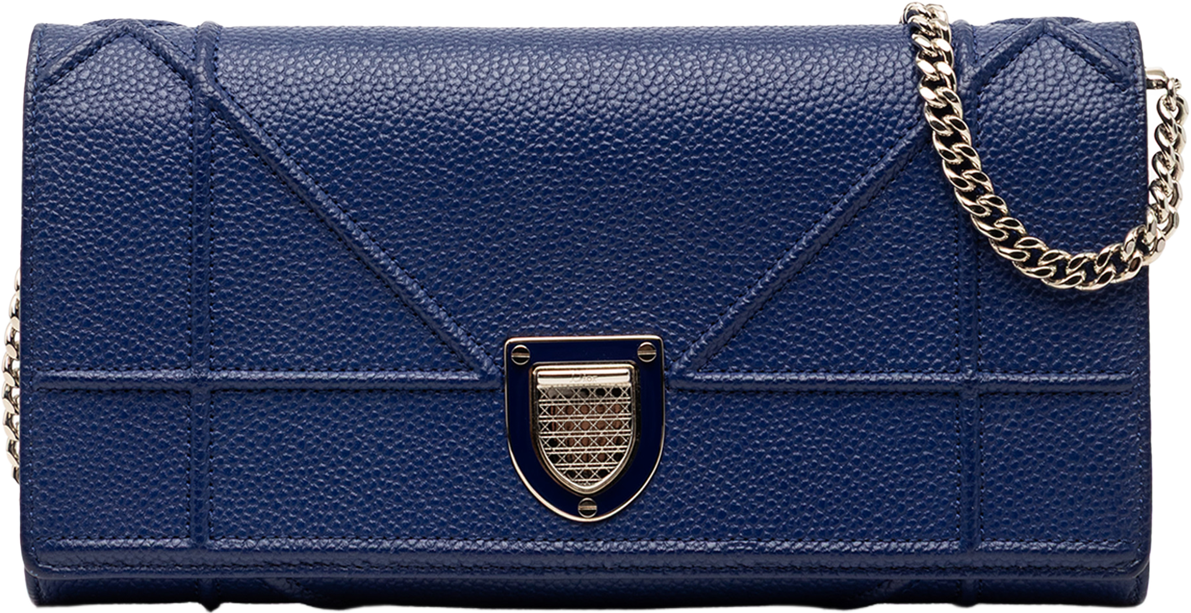 Dior Grained Calfskin Diorama Croisiere Wallet On Chain, från Luxclusif, i färgen blue. Klicka för att öppna bilden i stort format