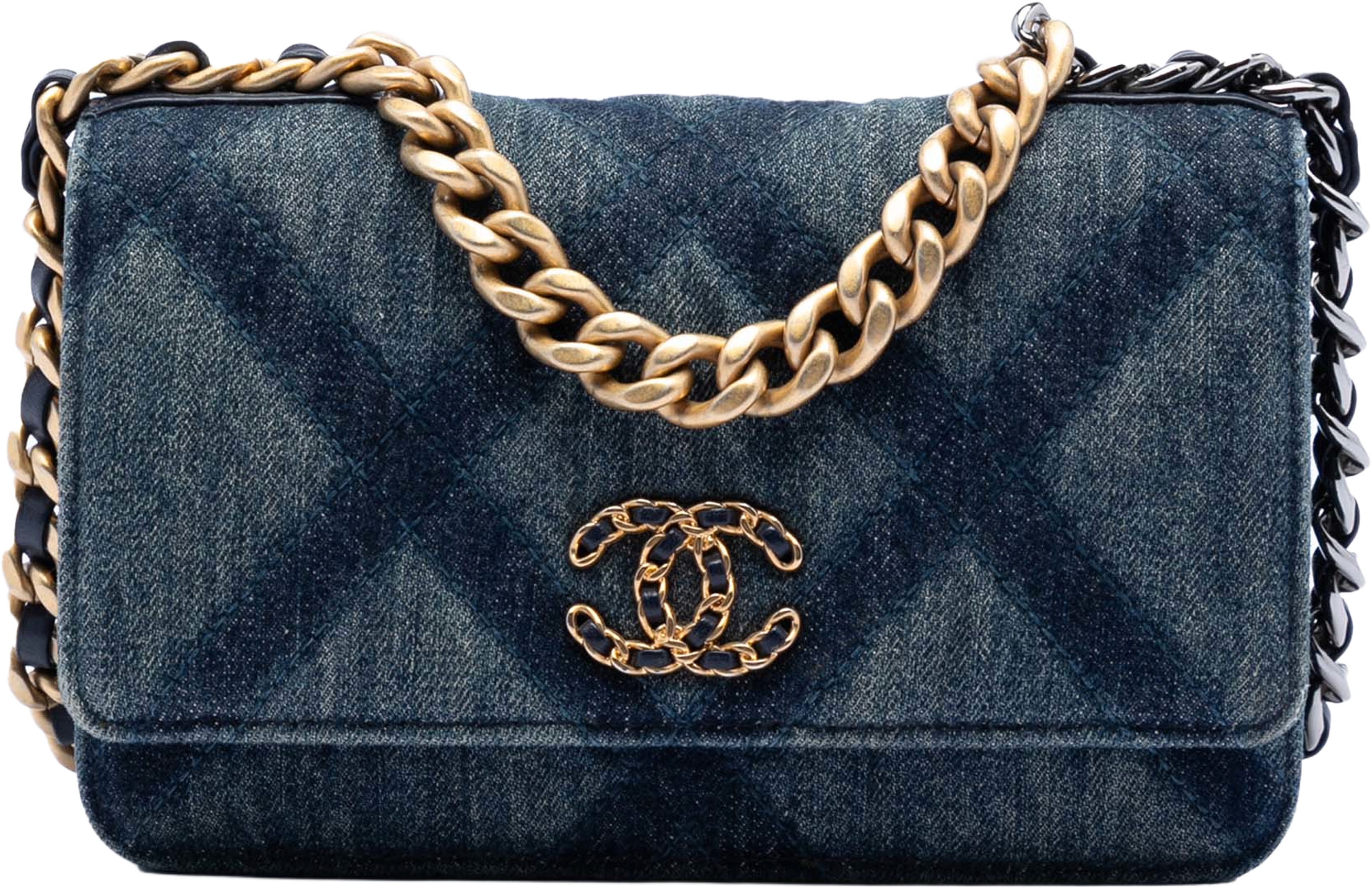 Chanel Denim 19 Flap Wallet On Chain, från Luxclusif, i färgen denim. Klicka för att öppna bilden i stort format