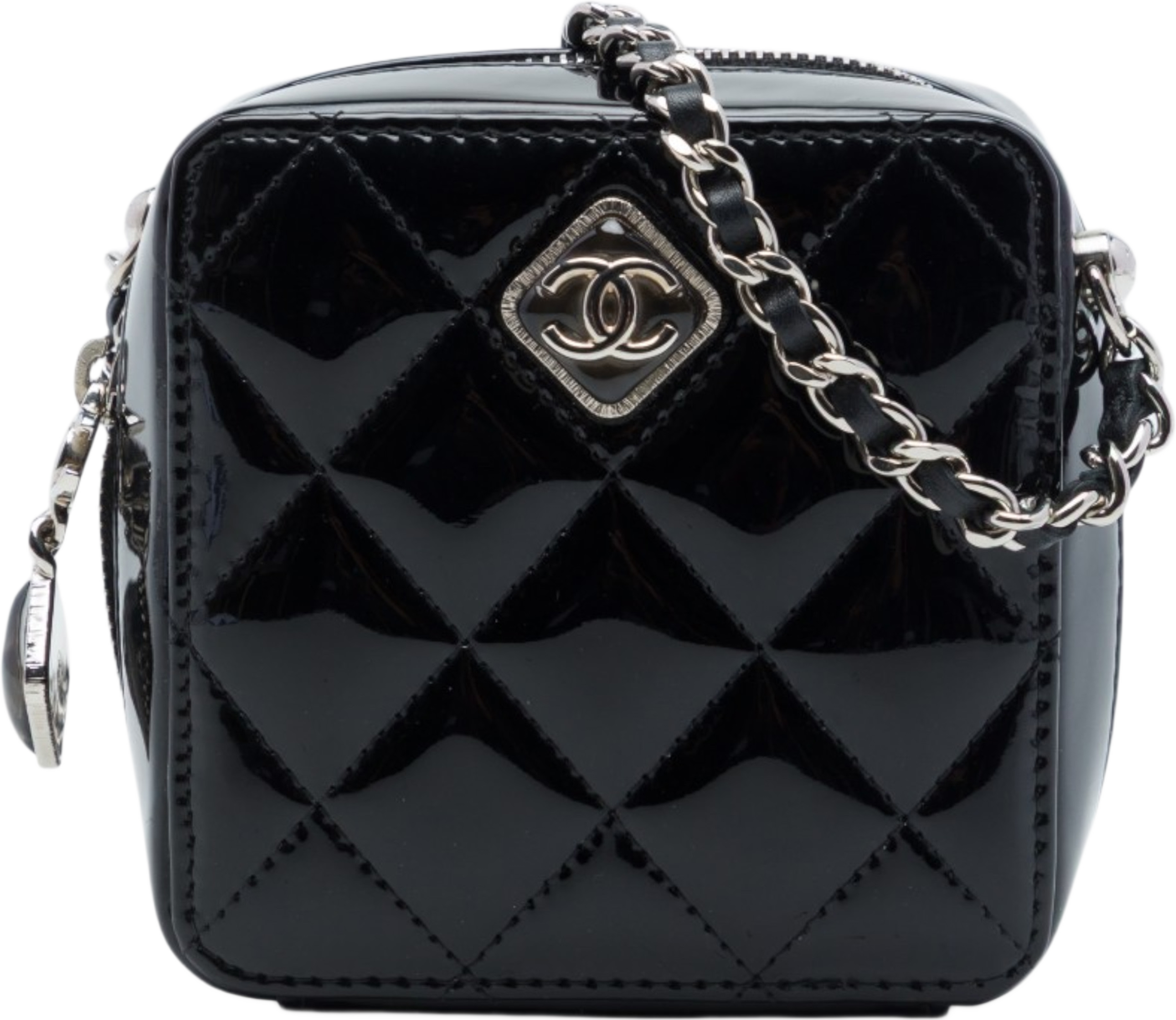 Chanel Cc Quilted Patent Diamond Resin Clutch With Chain, från Luxclusif, i färgen svart. Klicka för att öppna bilden i stort format