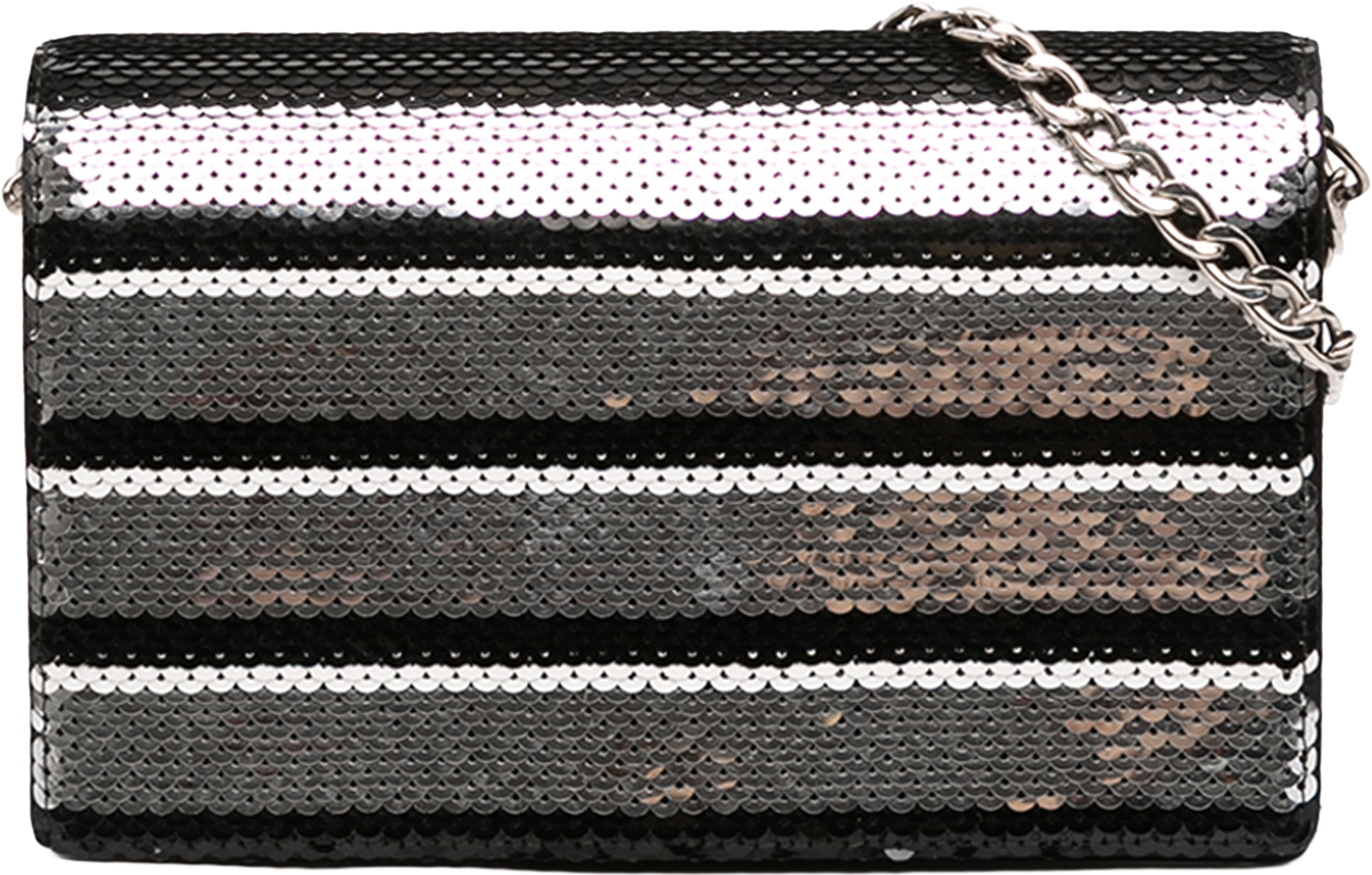 Prada Sequin Embellished Baia Chain Flap, från Luxclusif, i färgen silver. Klicka för att öppna bilden i stort format